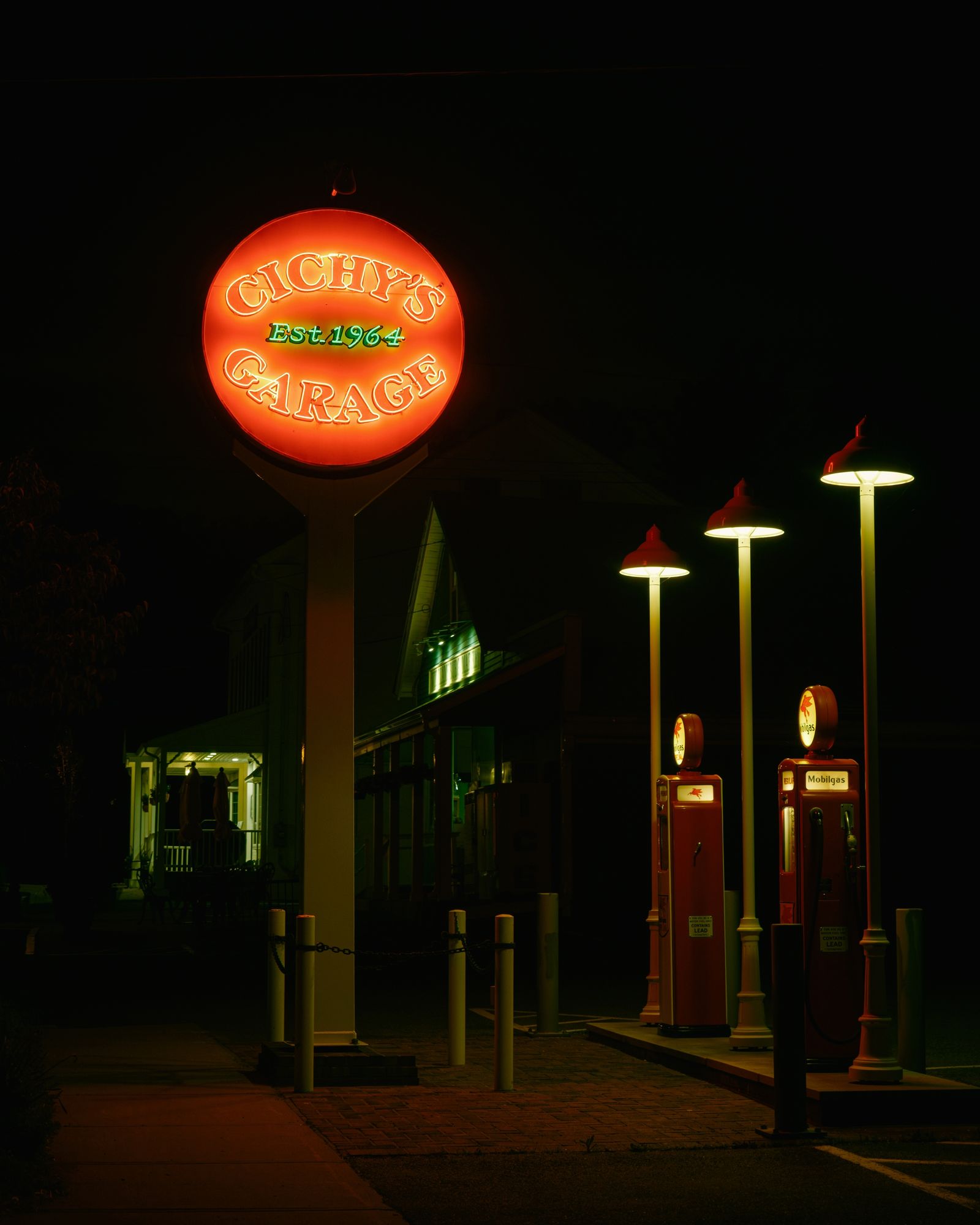 Cichy's Garage, Williamsburg 02