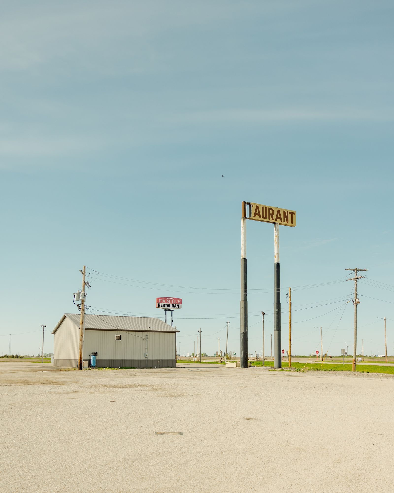 Damaged Restaurant Sign in Chenoa 01