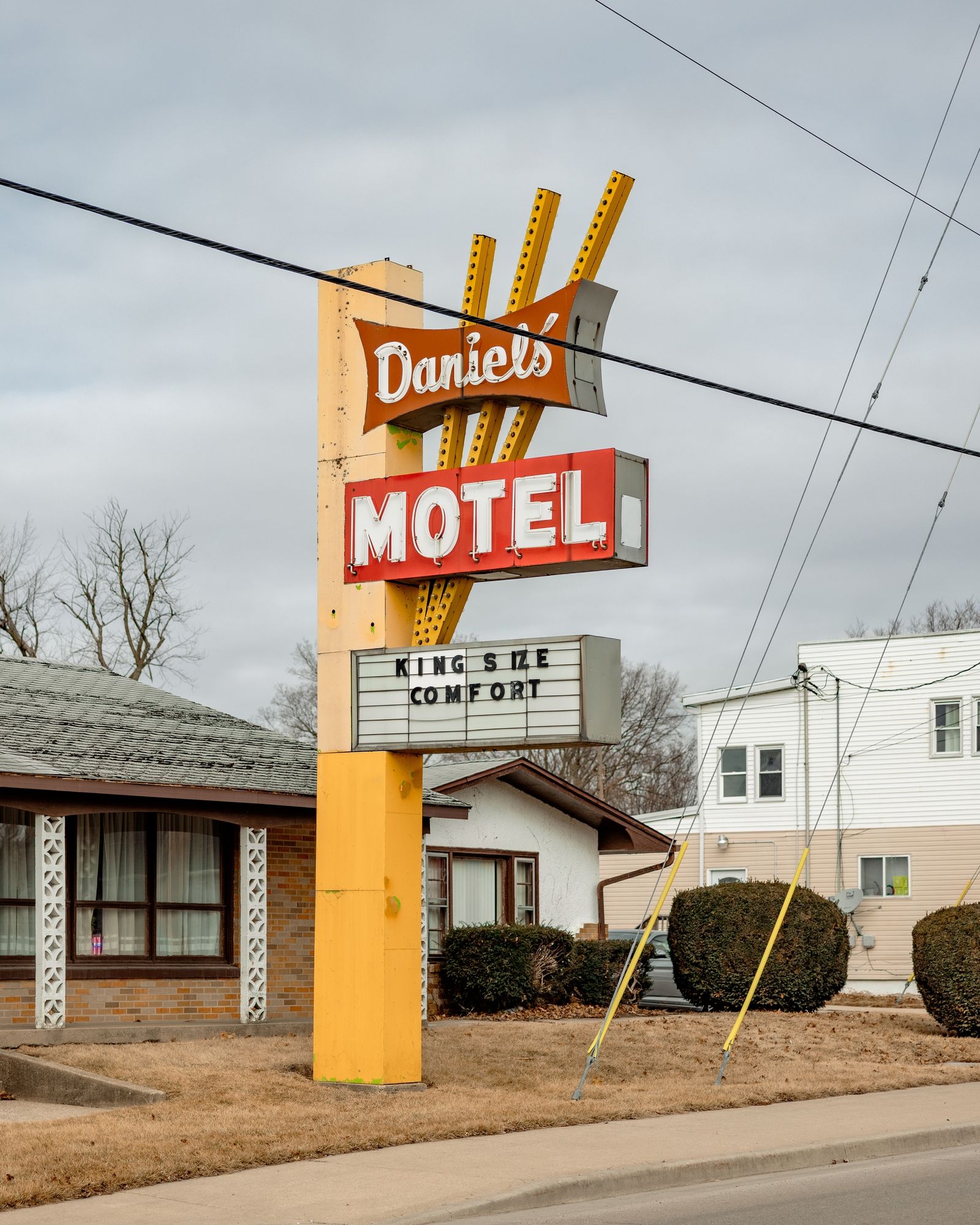 Daniel's Motel Sign