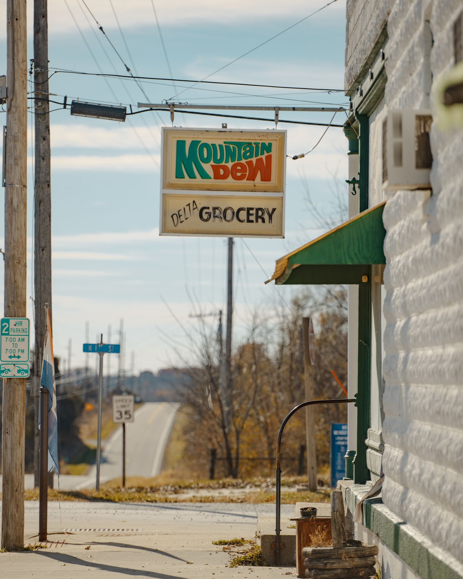 Delta Grocery 02