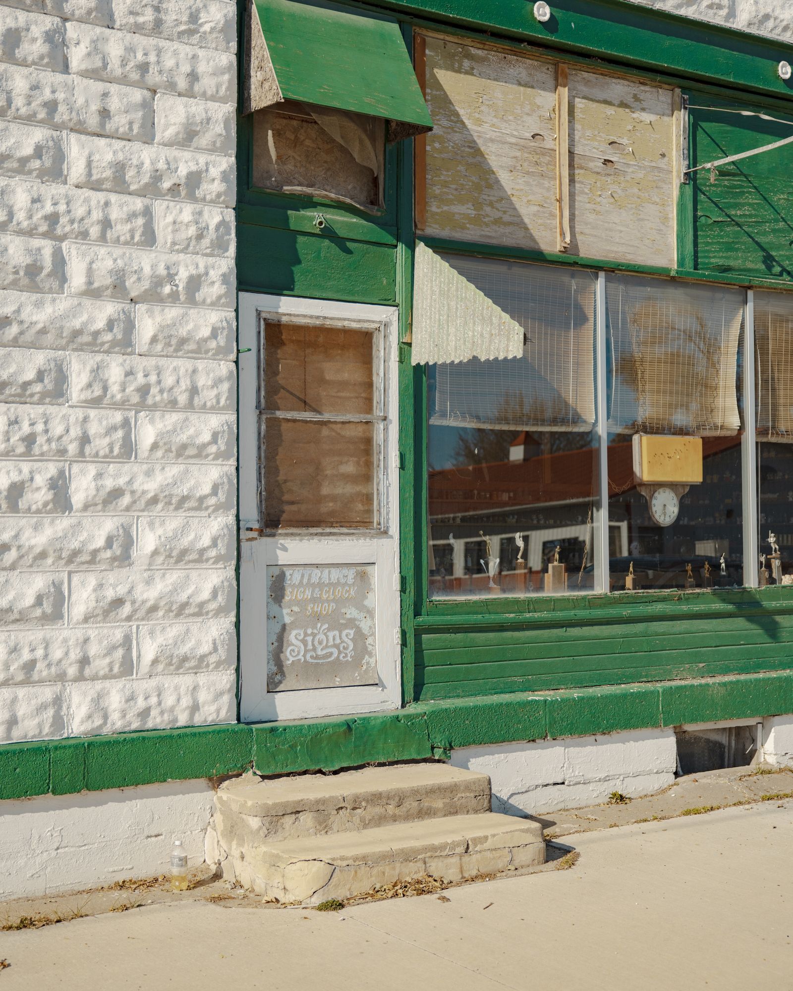 Delta Sign & Clock Shop 02