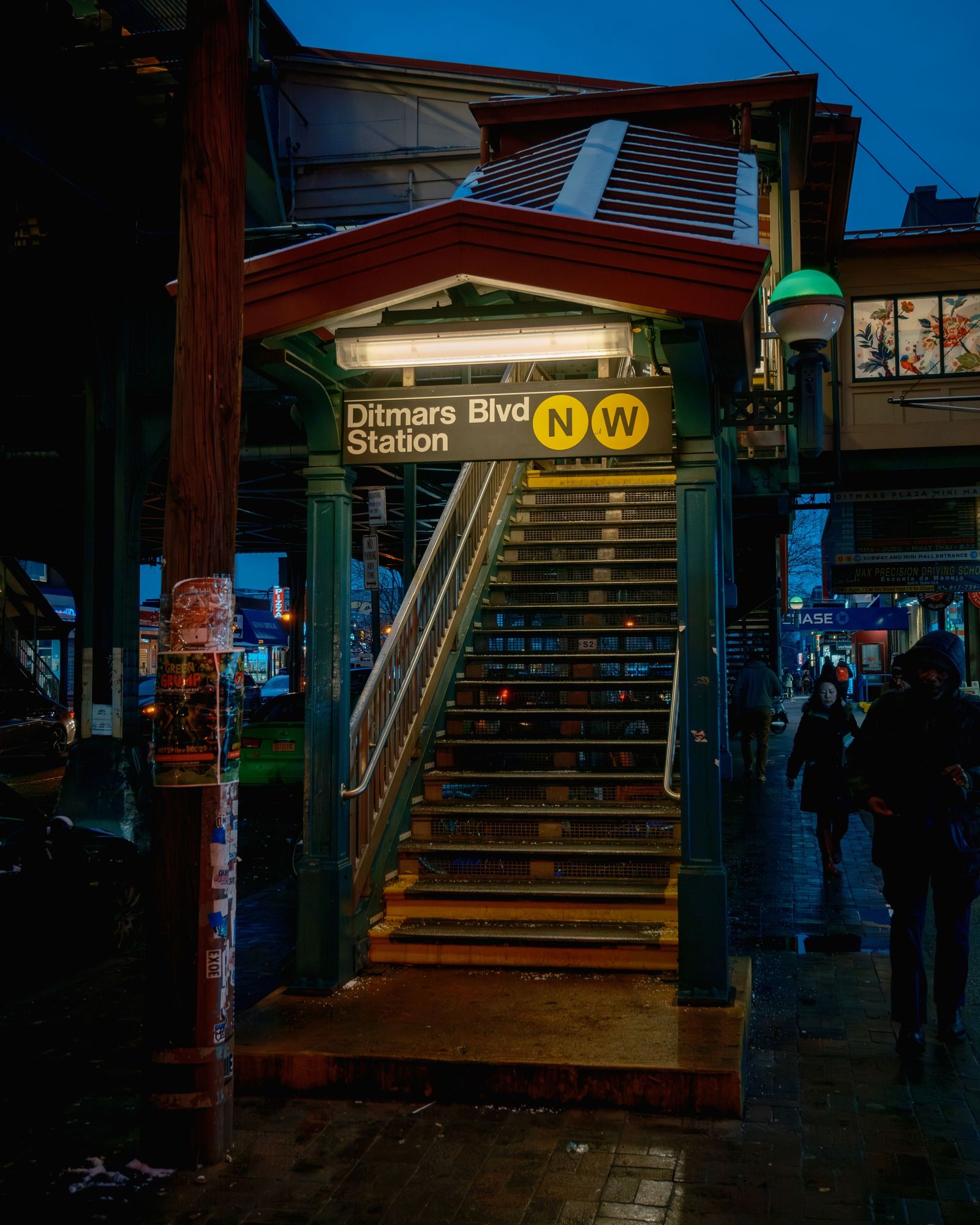 Ditmars Blvd Station, Queens