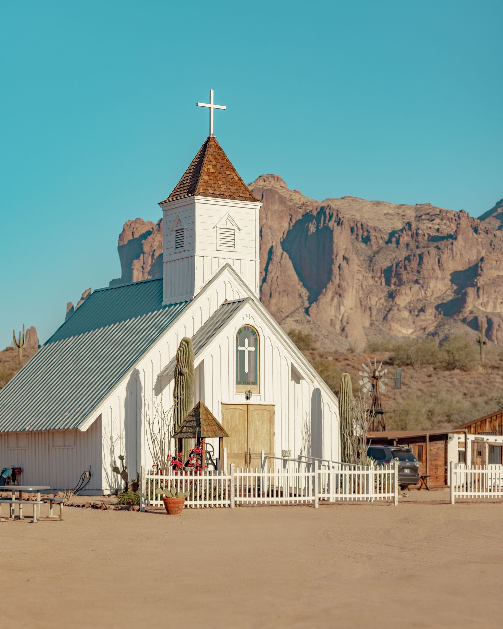 Elvis Chapel 01