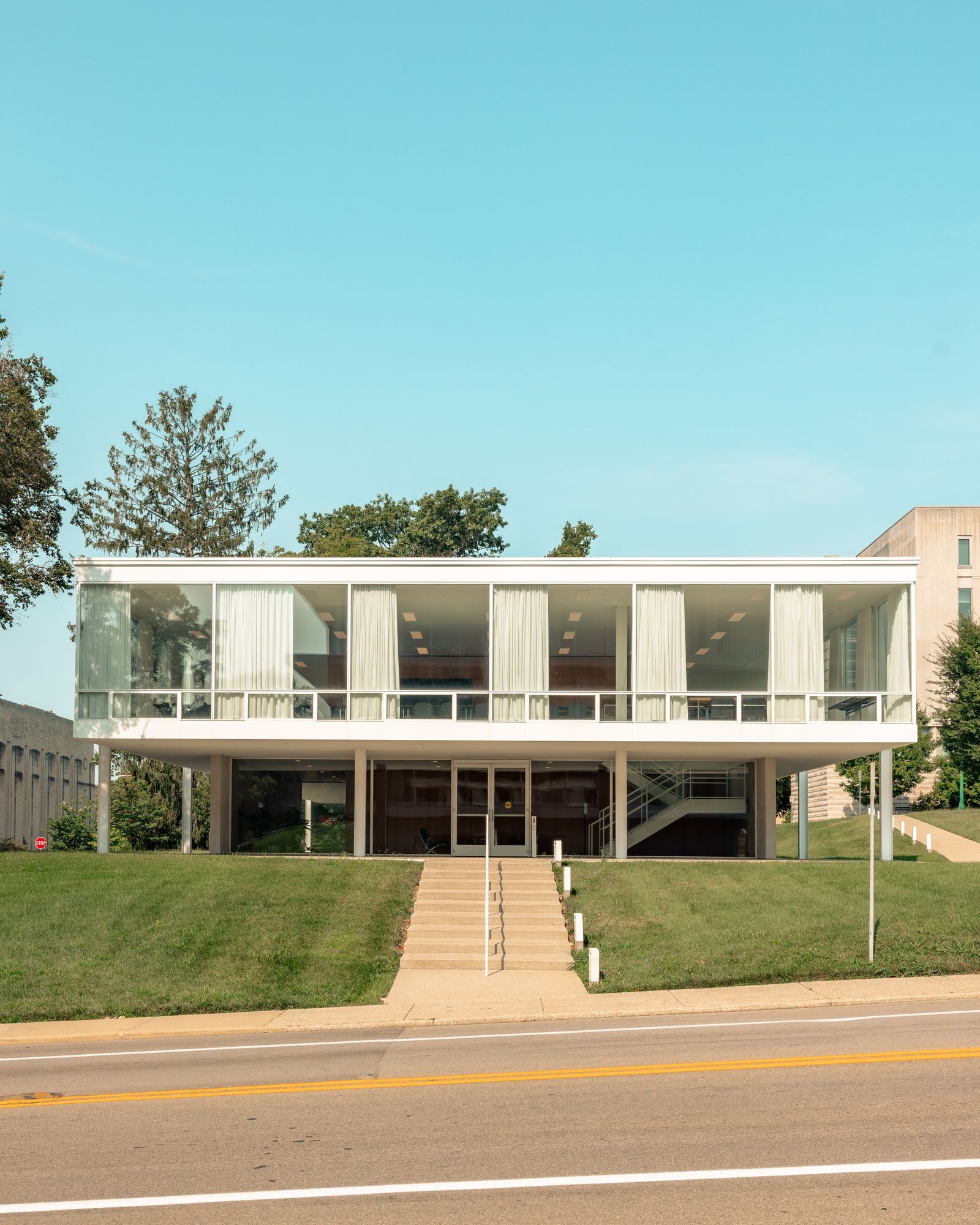 Eskenazi School by Mies van der Rohe 01