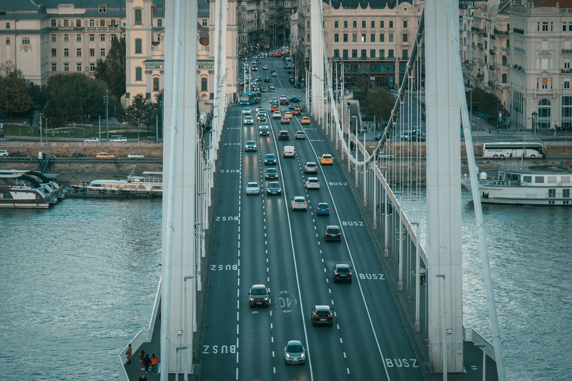 Erzsébet Bridge, Budapest 02