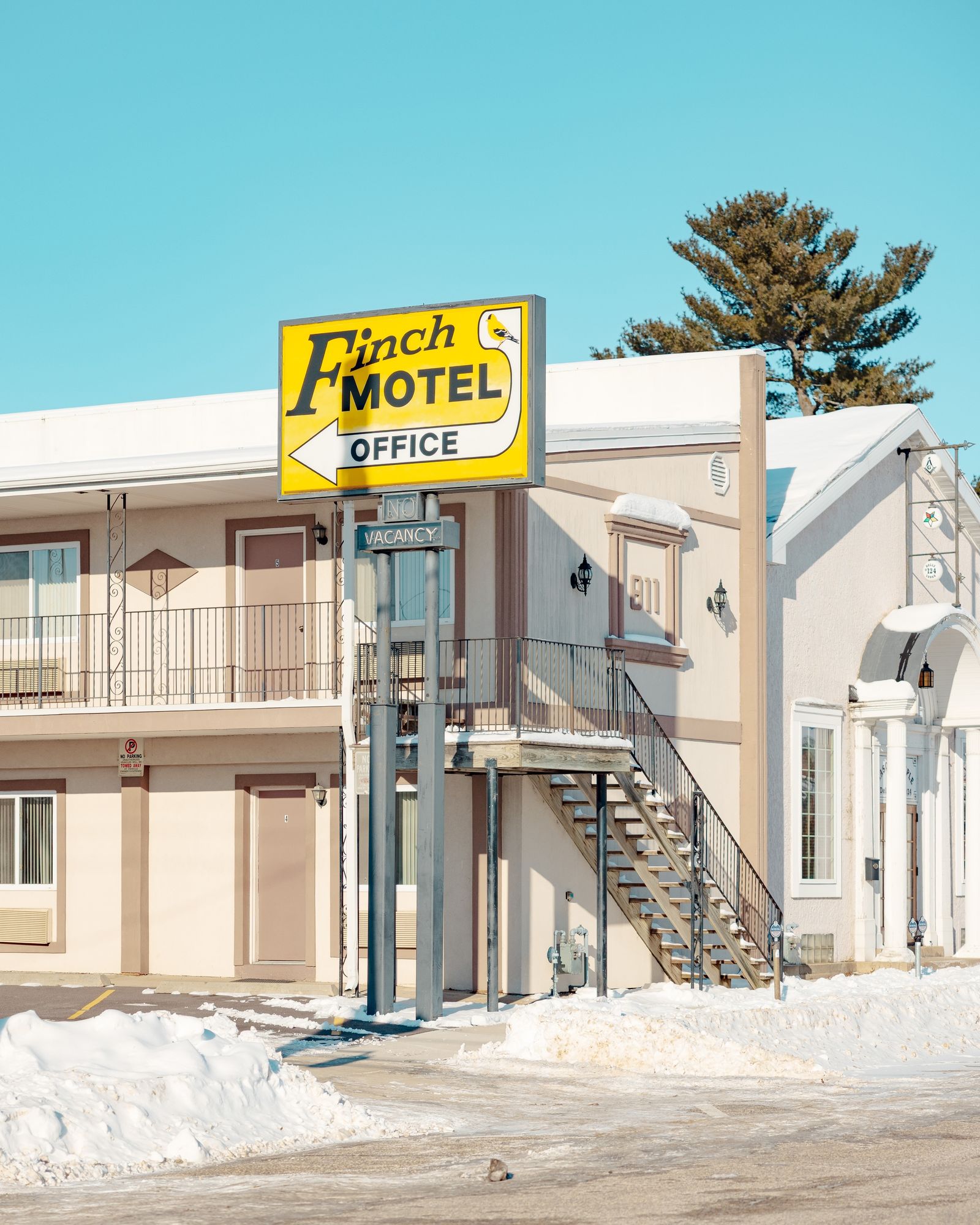 Finch Motel 01
