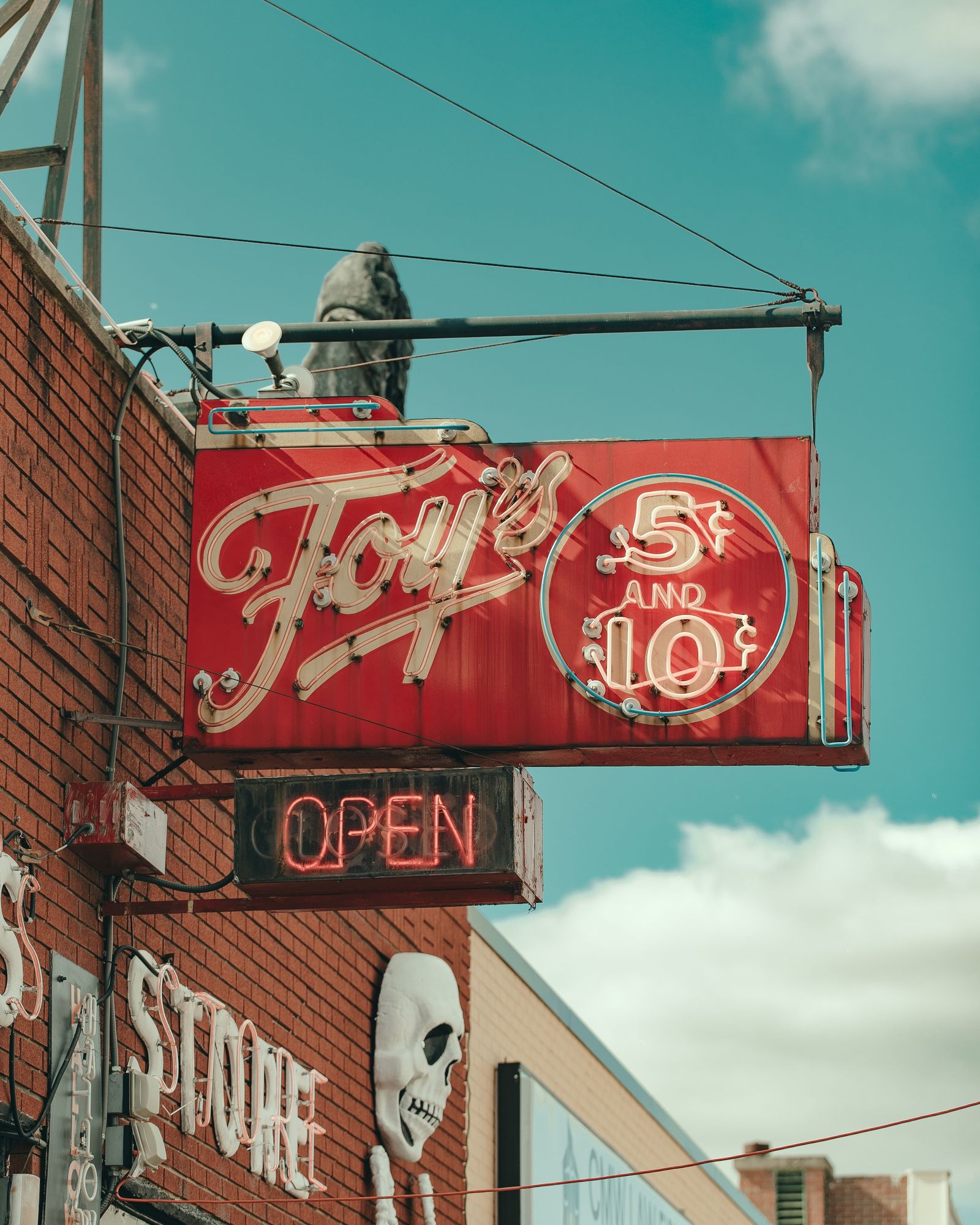 Foy's Halloween Store 01