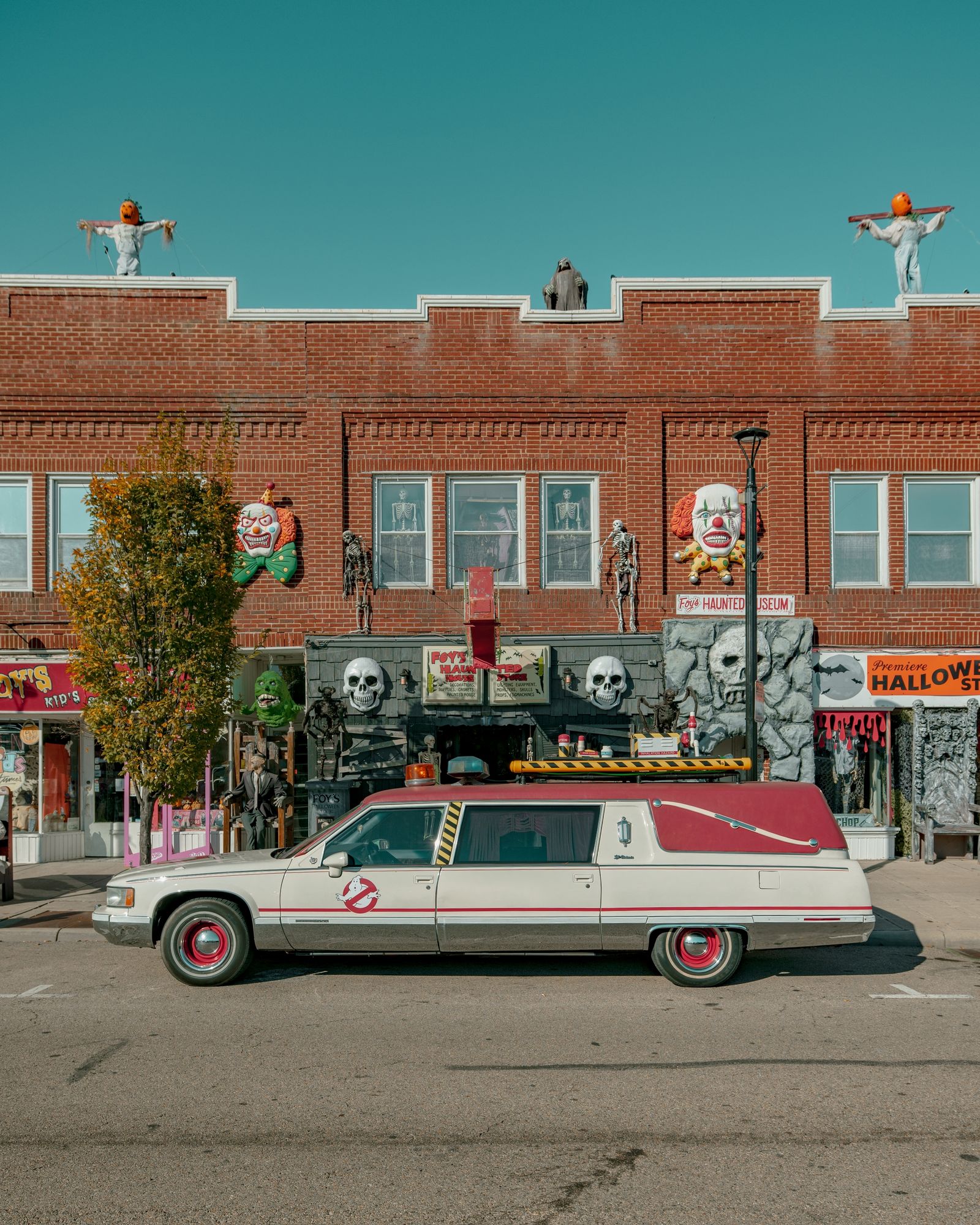 Foy's Halloween Store 02