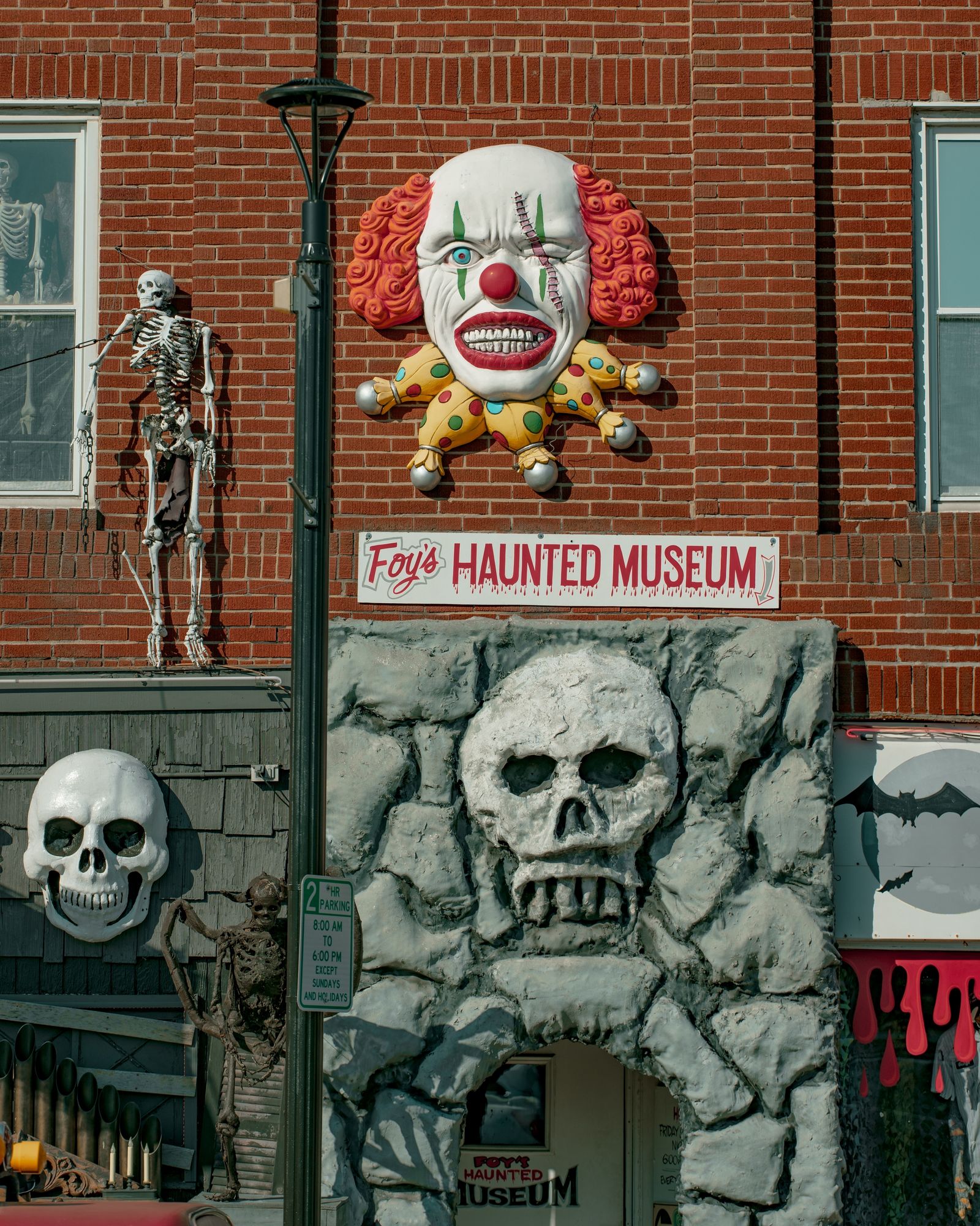 Foy's Halloween Store 04