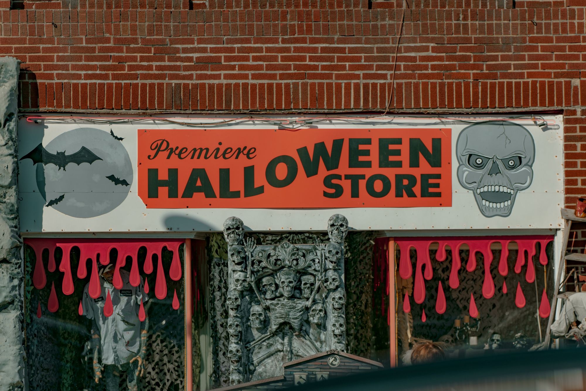 Foy's Halloween Store 03