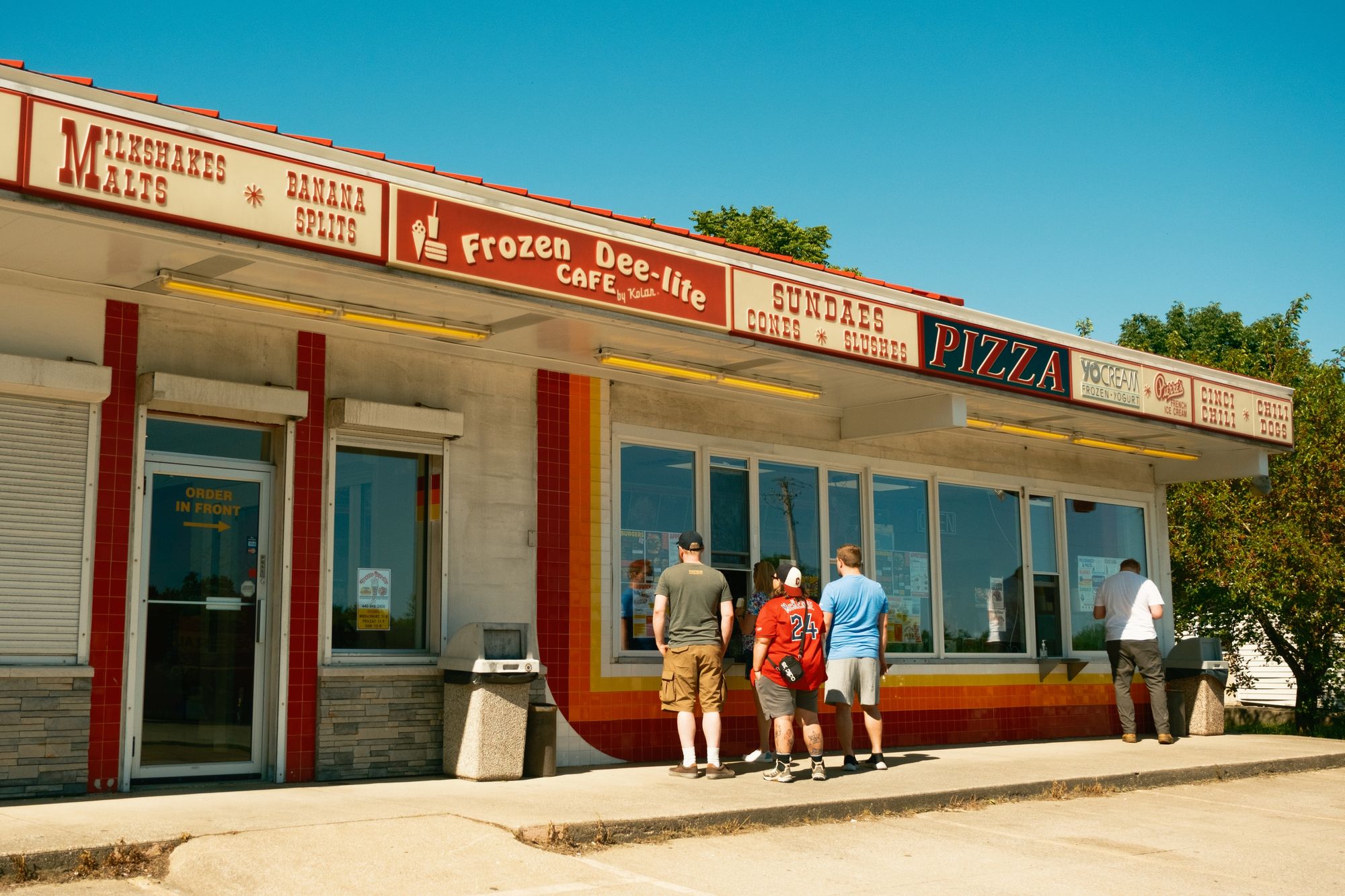 Frozen Dee-Lite Cafe, Parkman