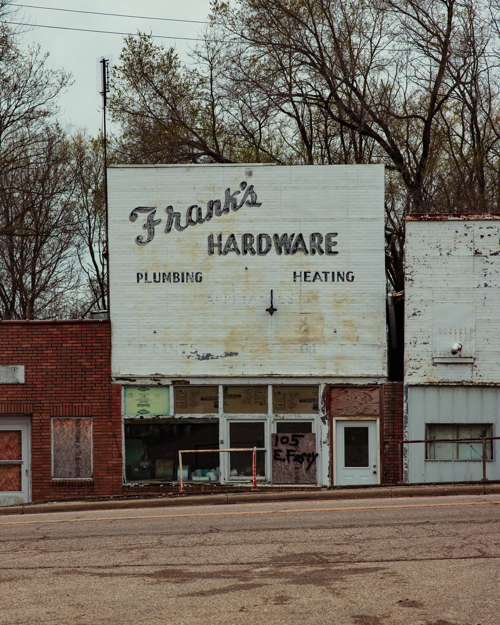 Frank's Hardware Storefront 01