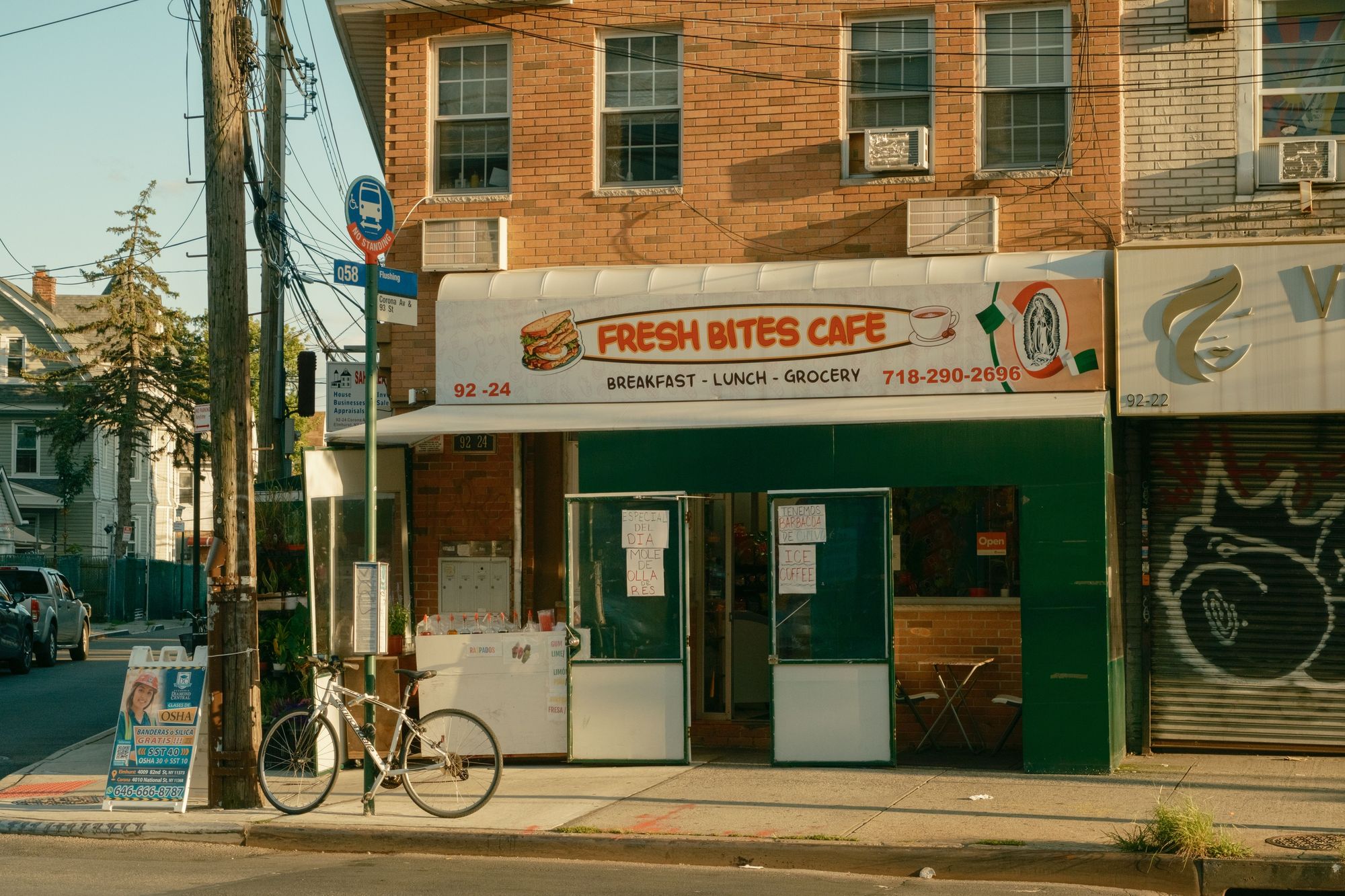 Fresh Bites Cafe, Elmhurst