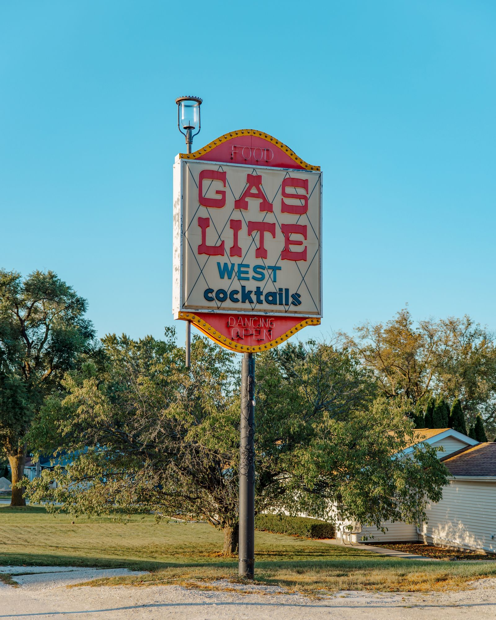 Gas-Lite West 01
