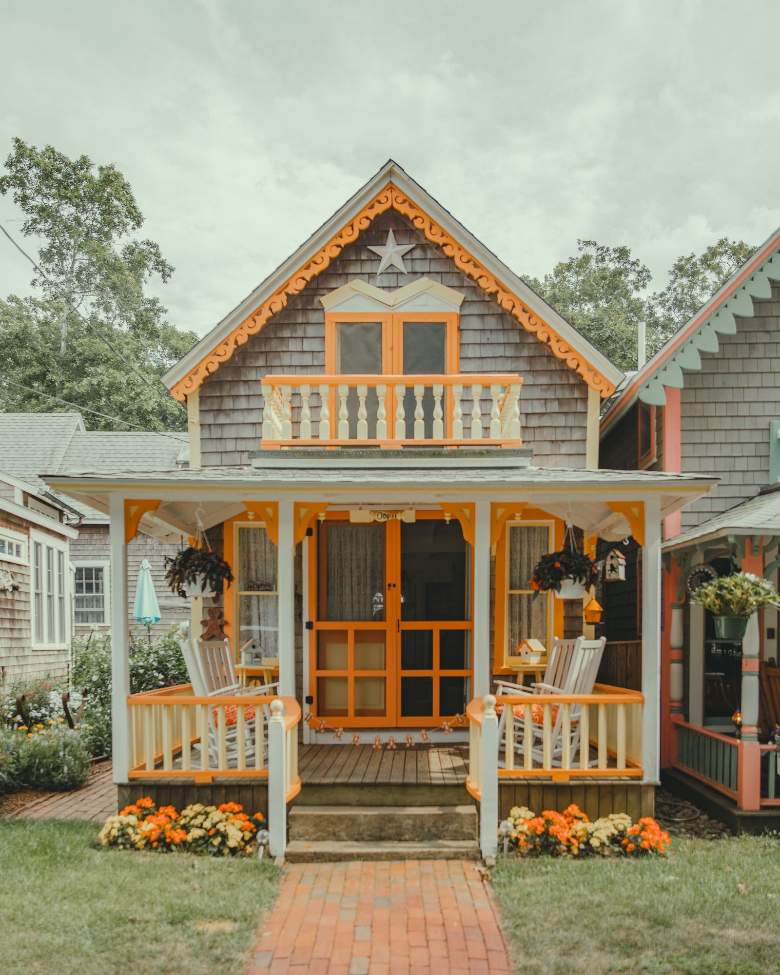 Gingerbread Cottages 01