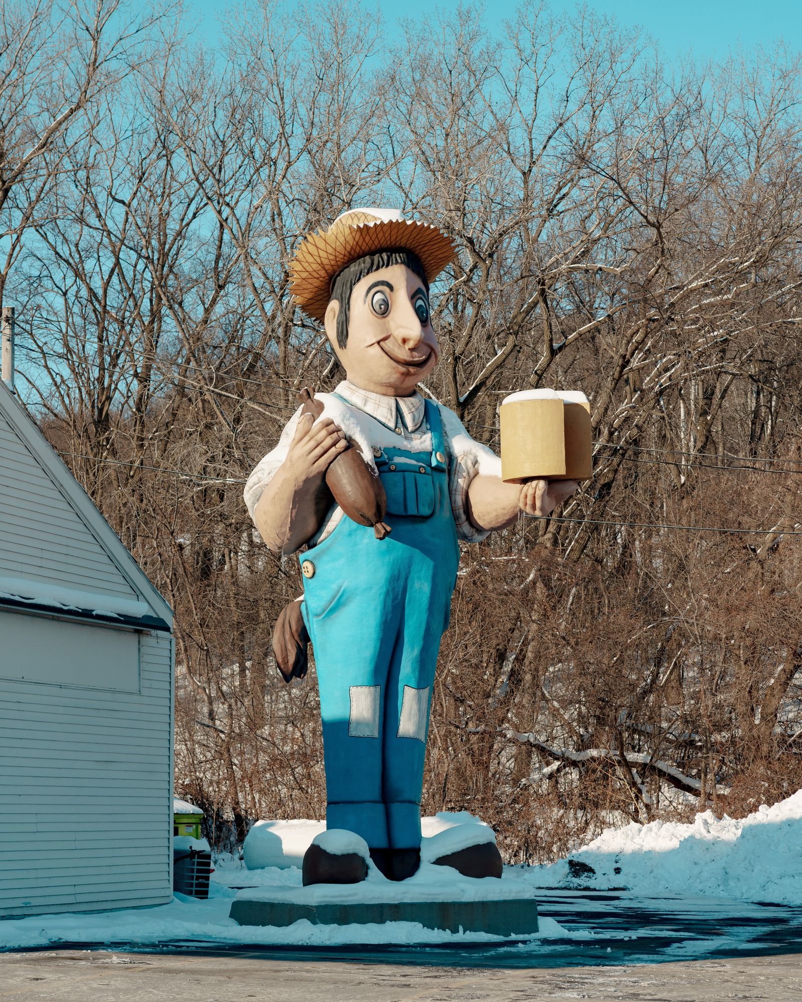 Giant Farmer Bob 01
