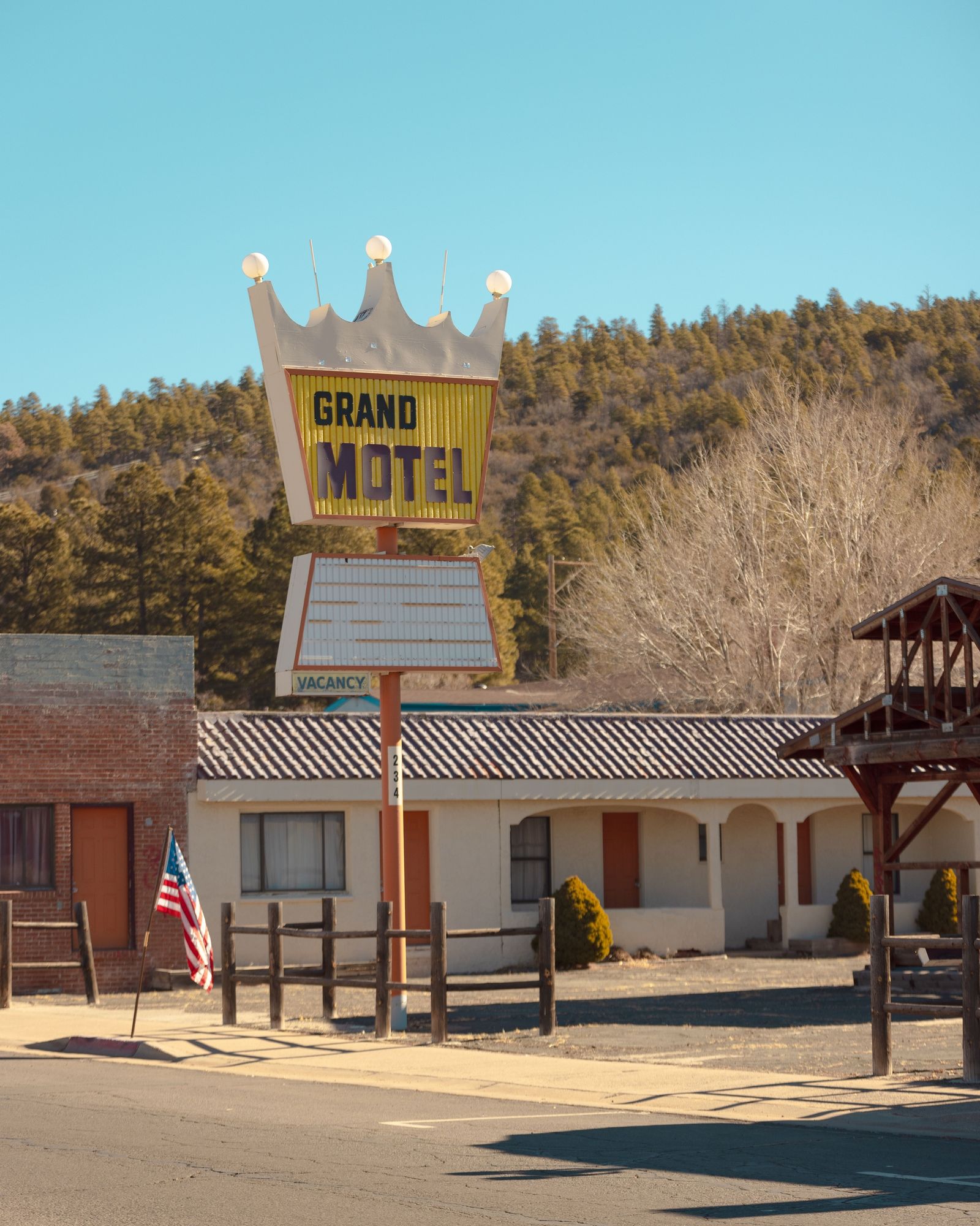 Grand Motel 01