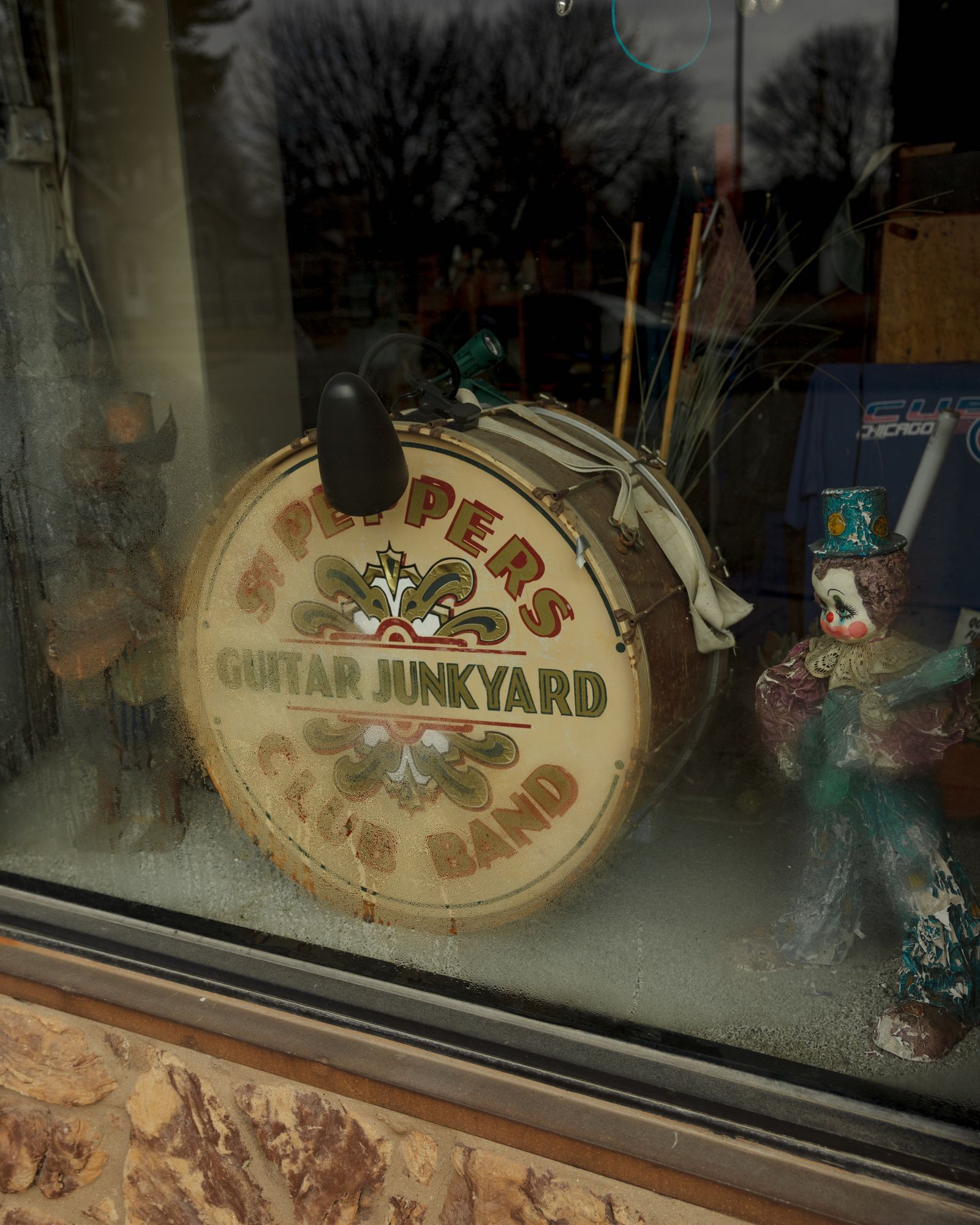 Guitar Junkyard 01