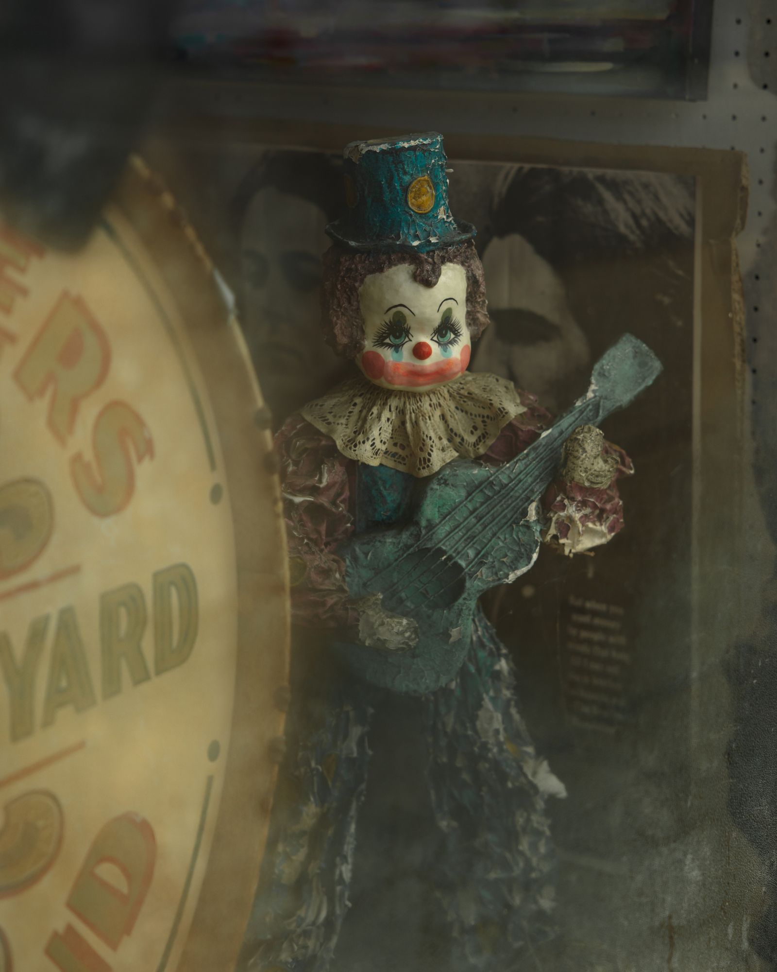 Guitar Junkyard 02