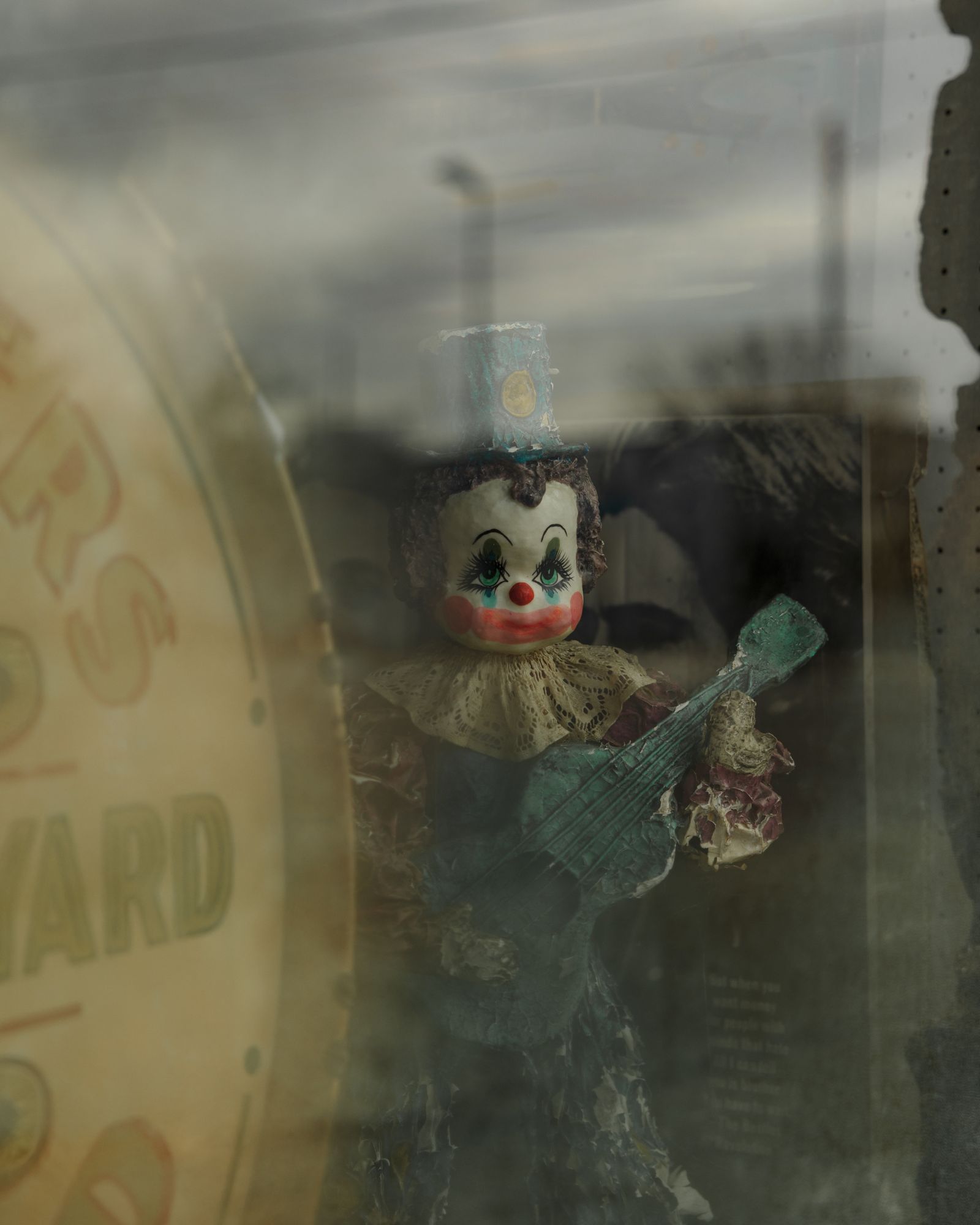 Guitar Junkyard 03