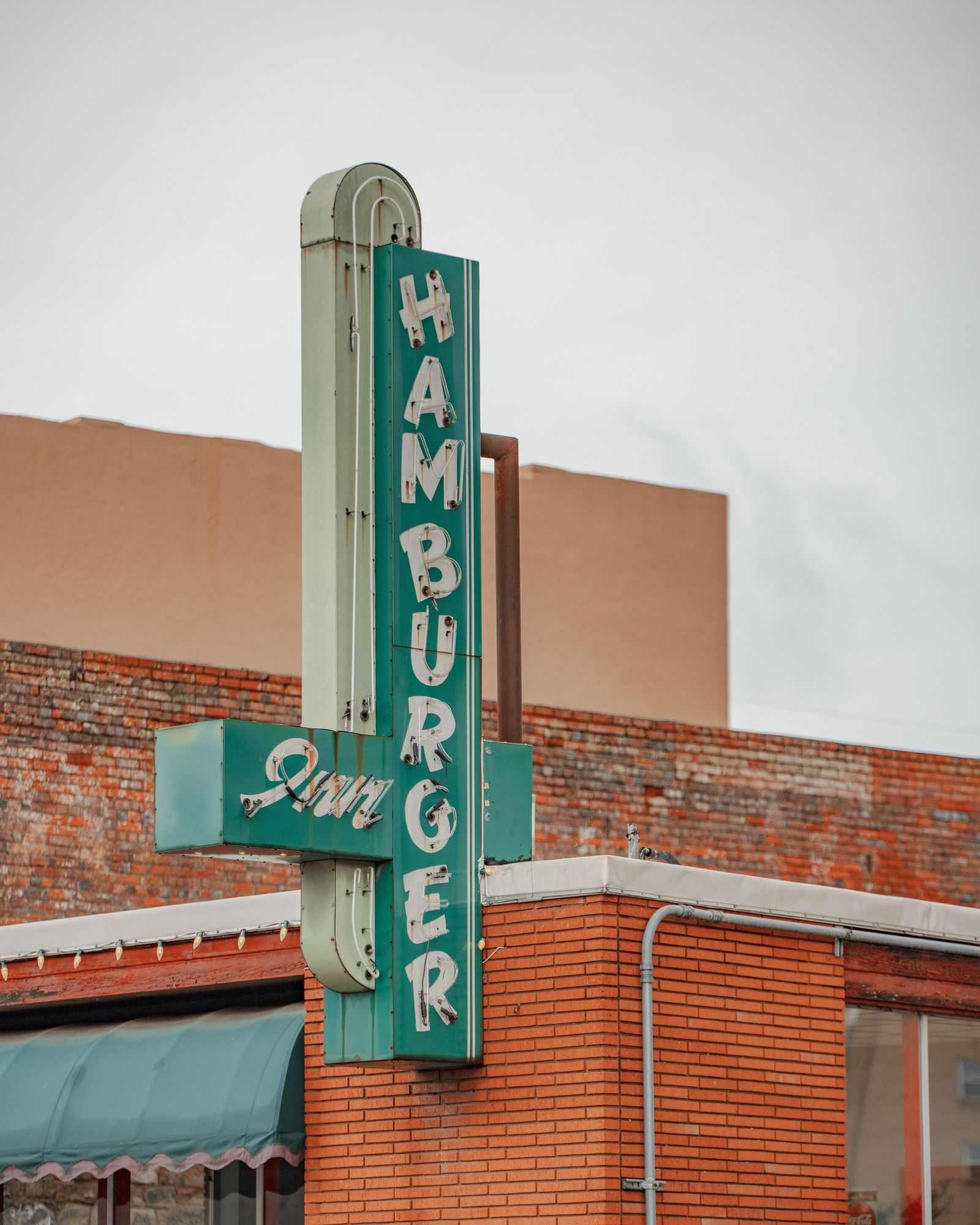 Hamburger Inn 02
