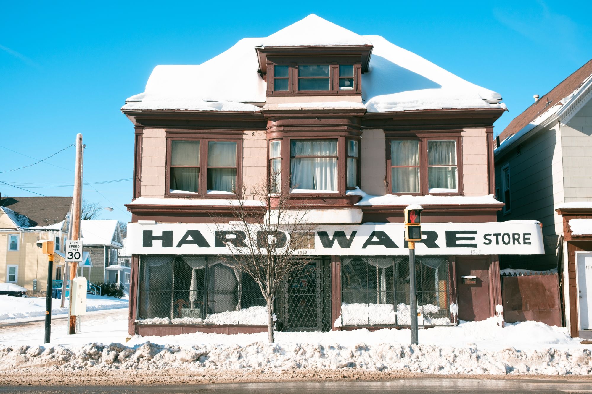 Hardware, Buffalo