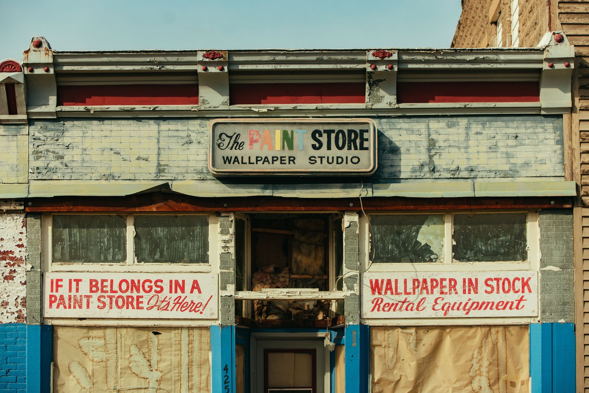 Henry Paint Store 04