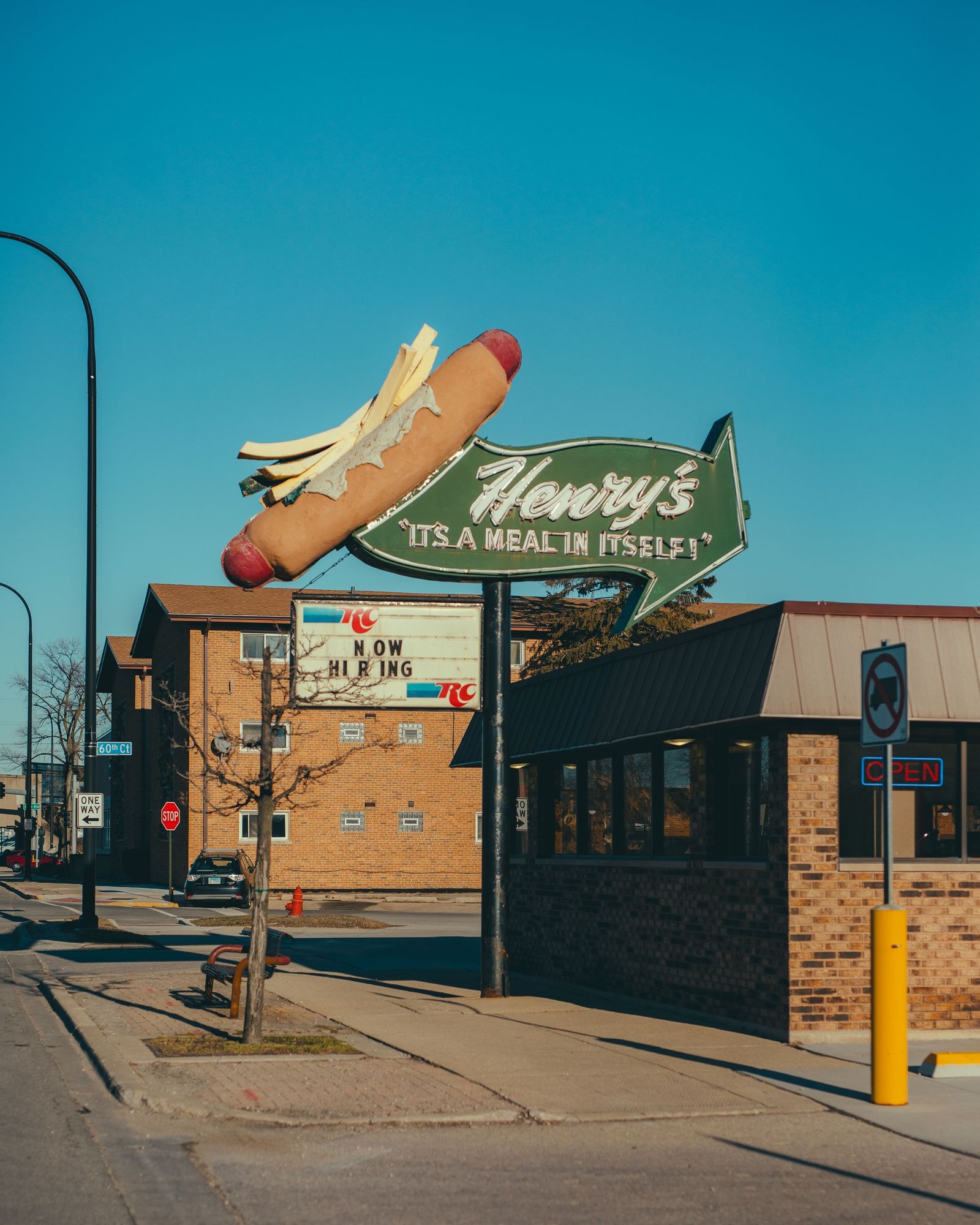 Henry's Hot Dogs 01