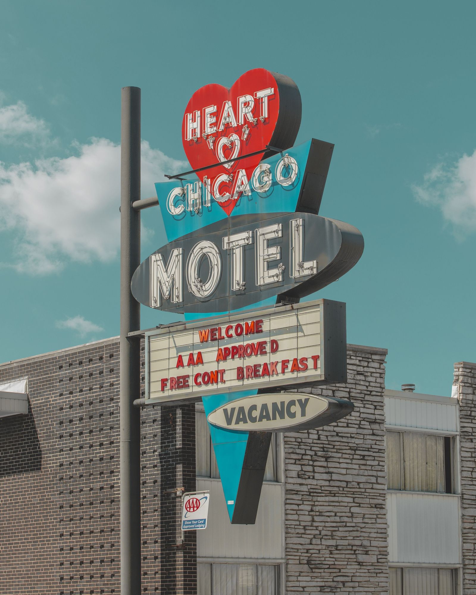 Heart O' Chicago Motel 01