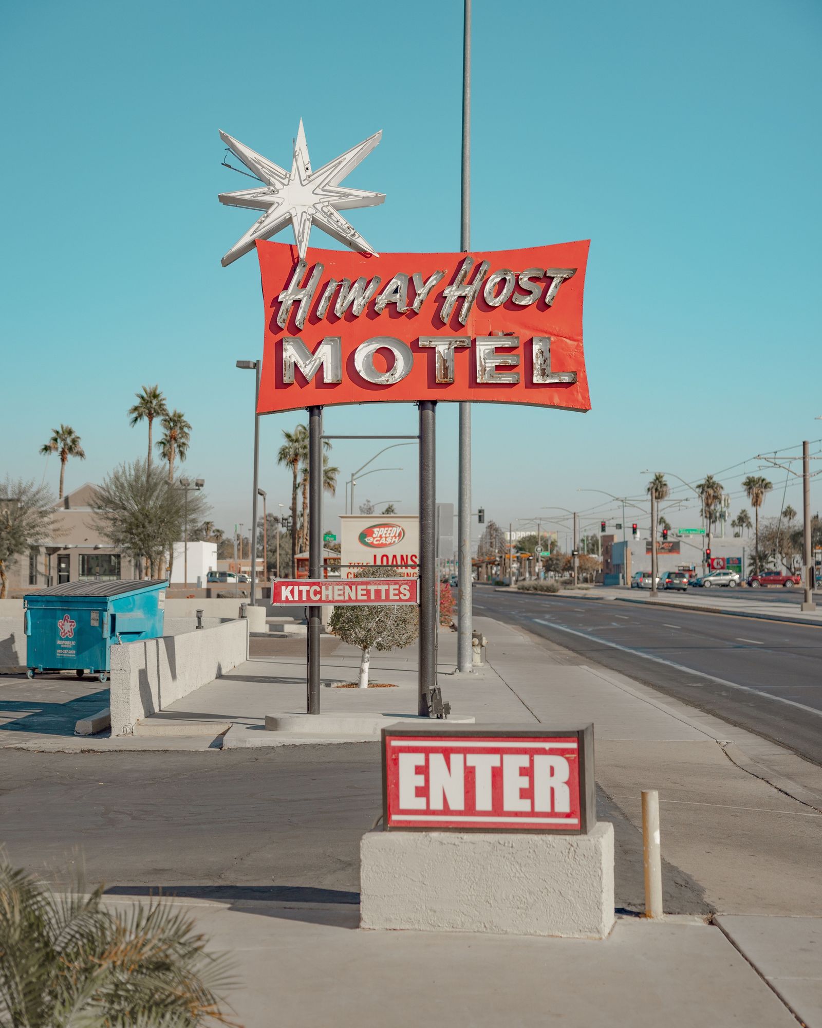 Hiway Host Motel