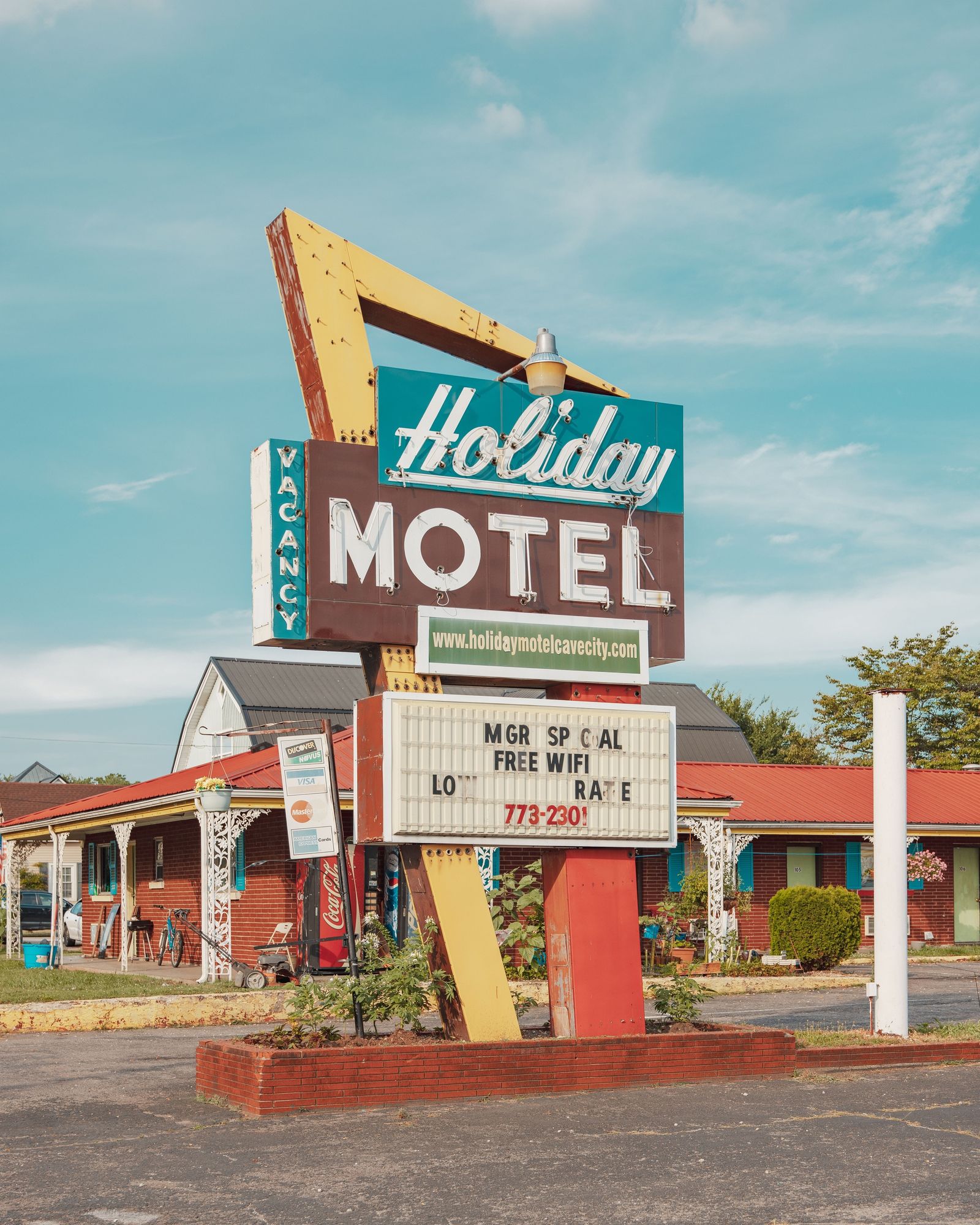 Holiday Motel in Cave City