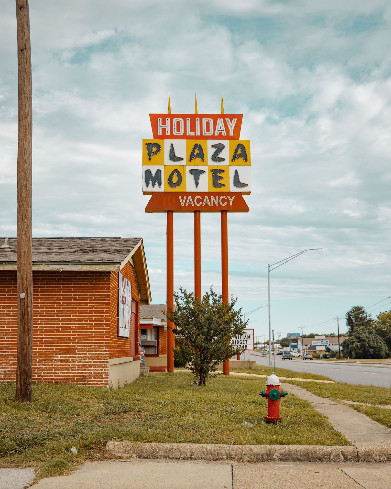 Holiday Plaza Motel