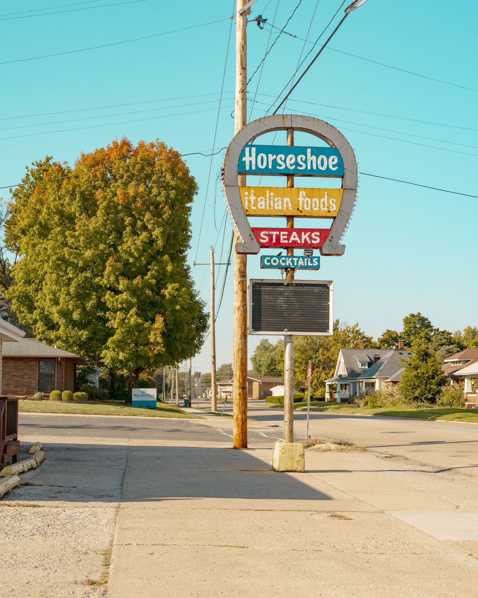 Horseshoe Lounge & Restaurant