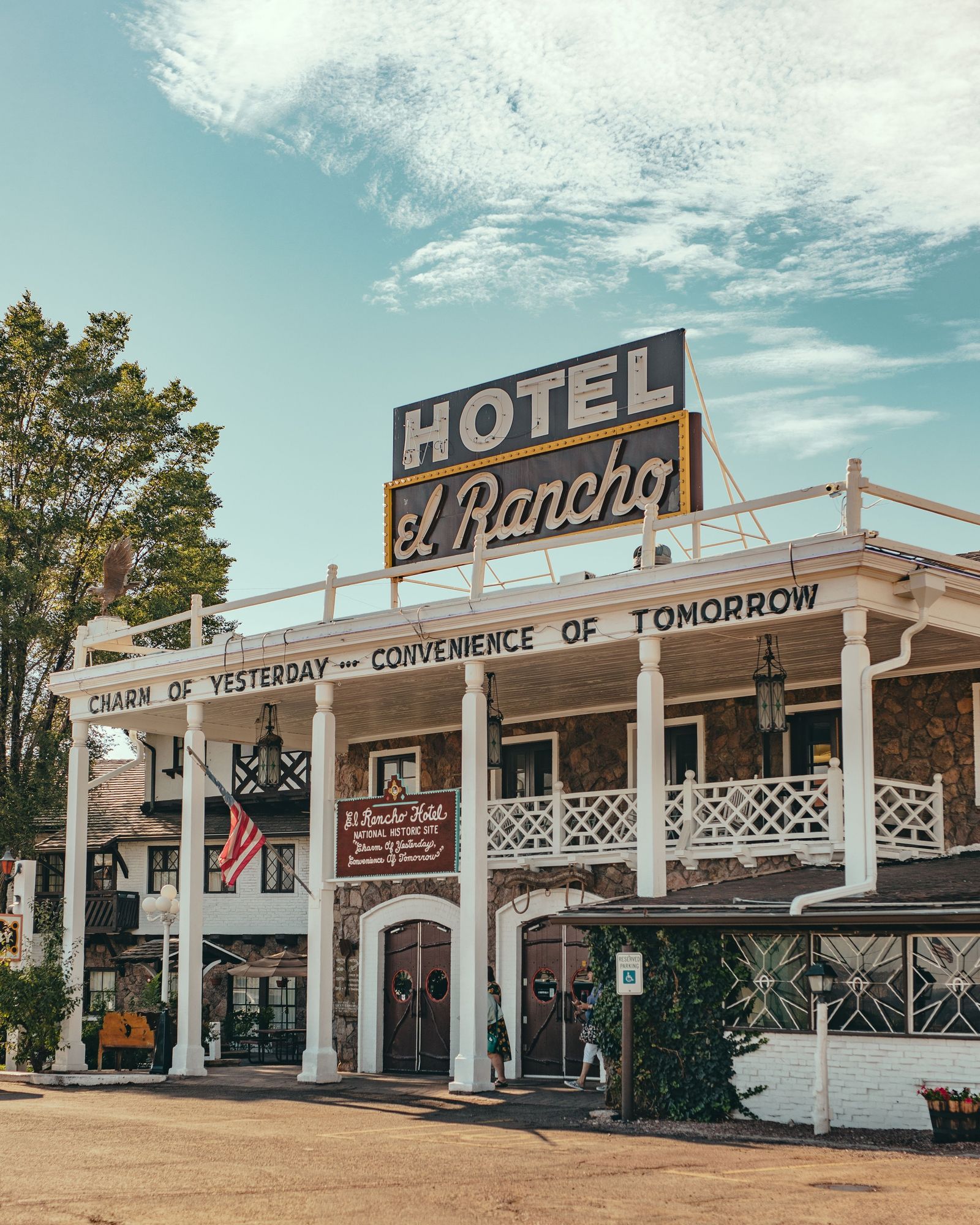 Hotel El Rancho 01