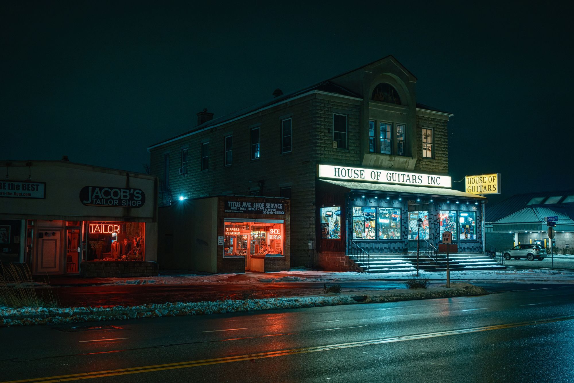 House of Guitars, Rochester 01