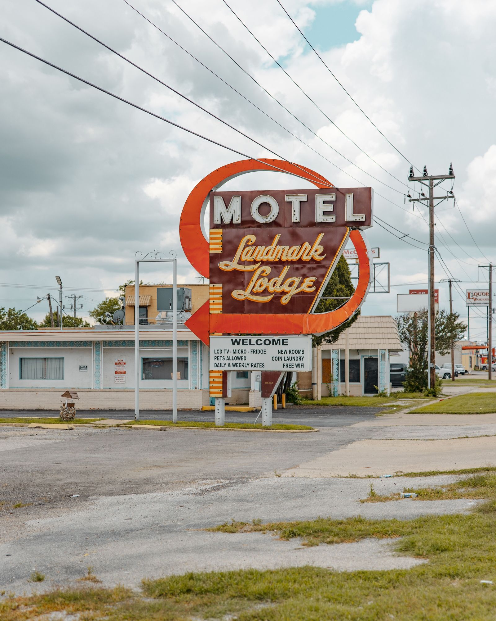 Landmark Lodge Motel