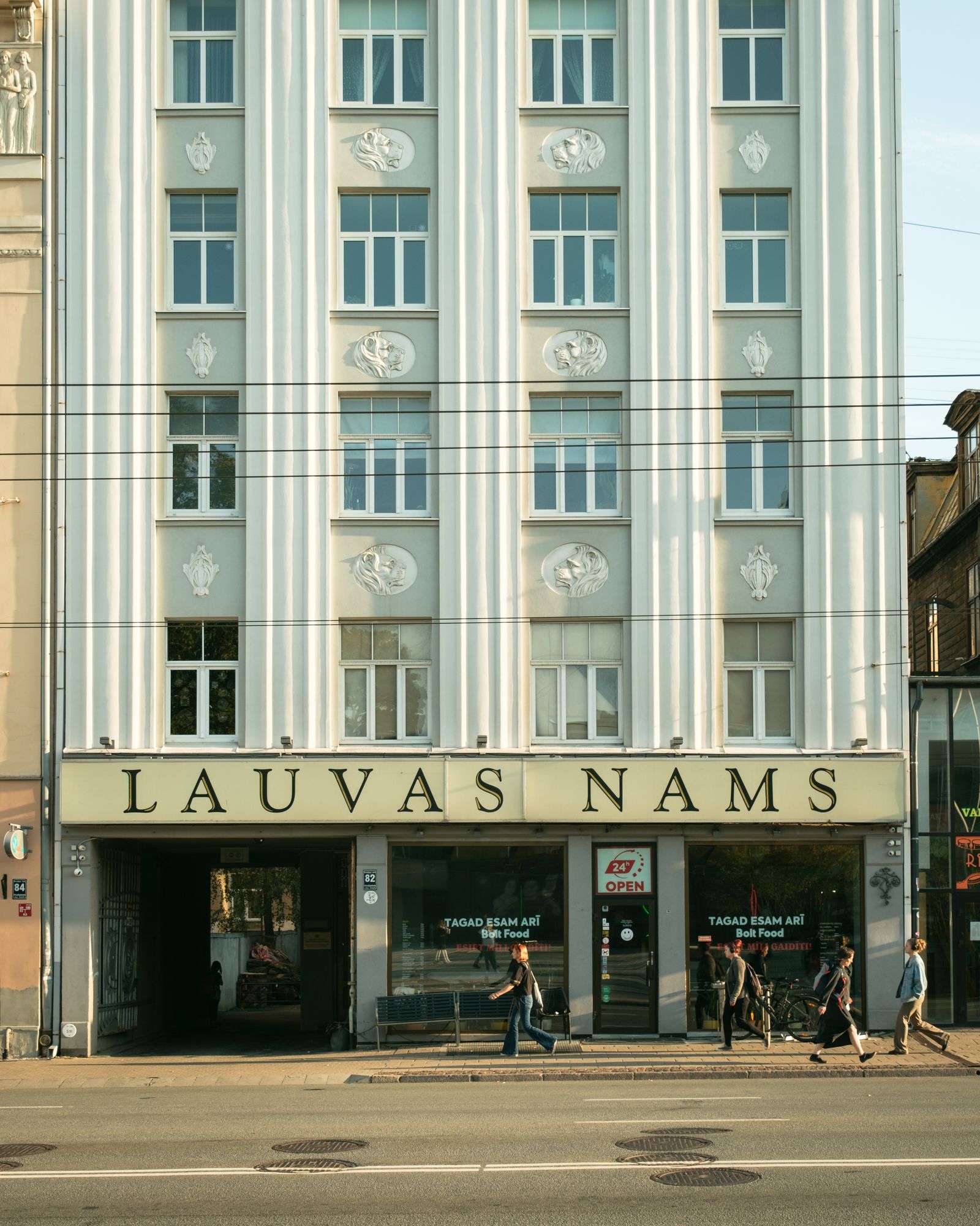 Lauvas Nams, Riga 02
