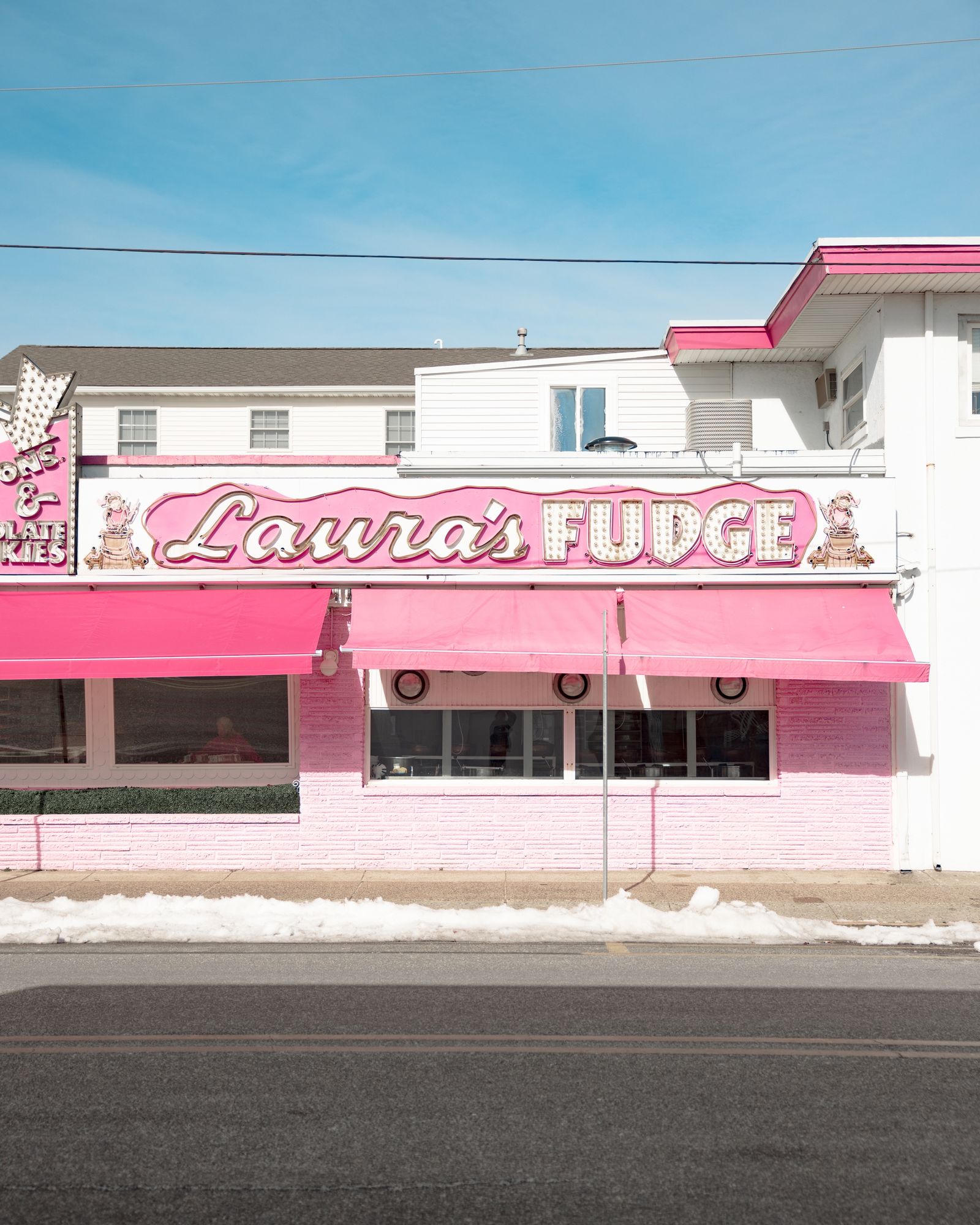 Laura's Fudge in Winter 02