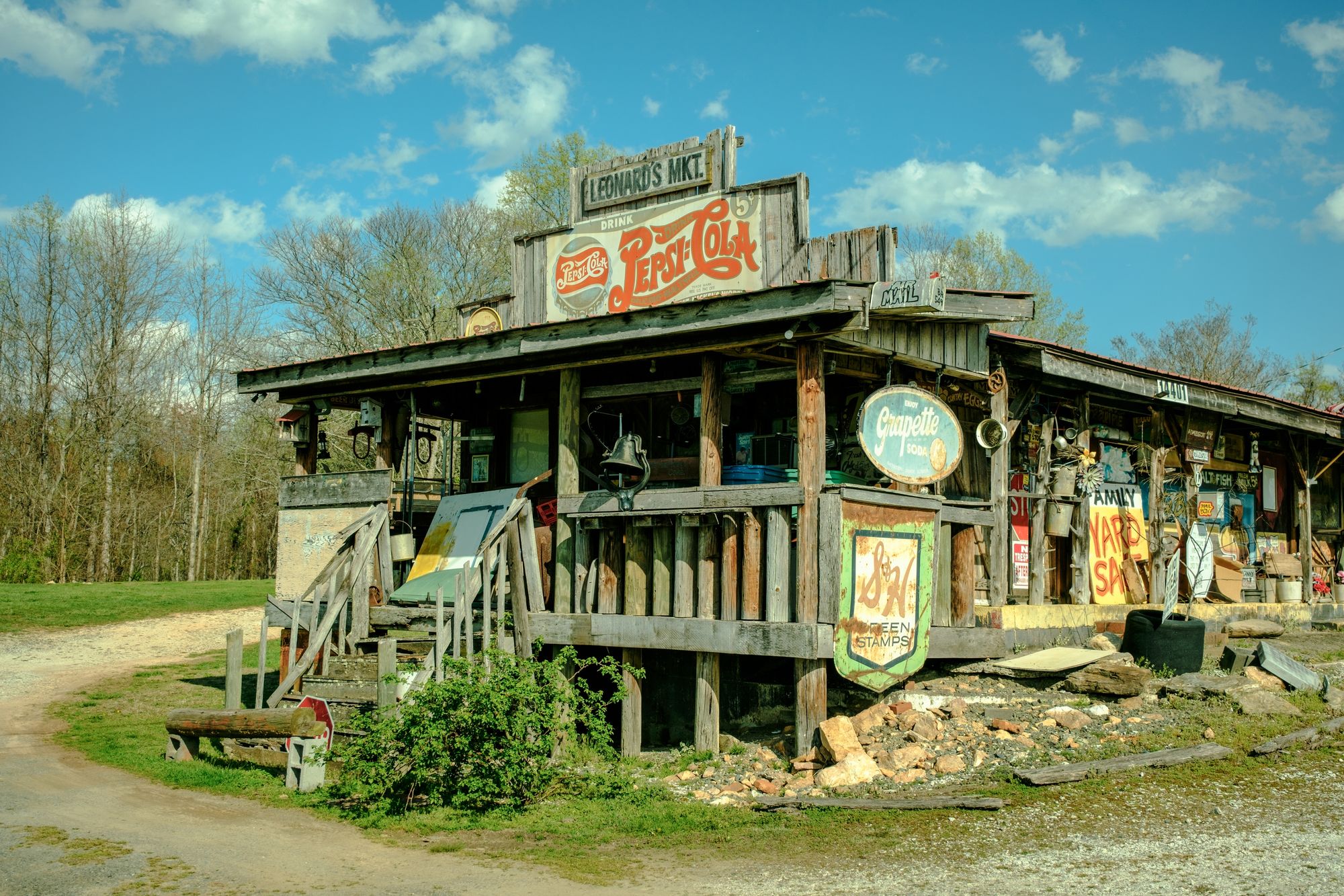 Leonard's Market, Cana