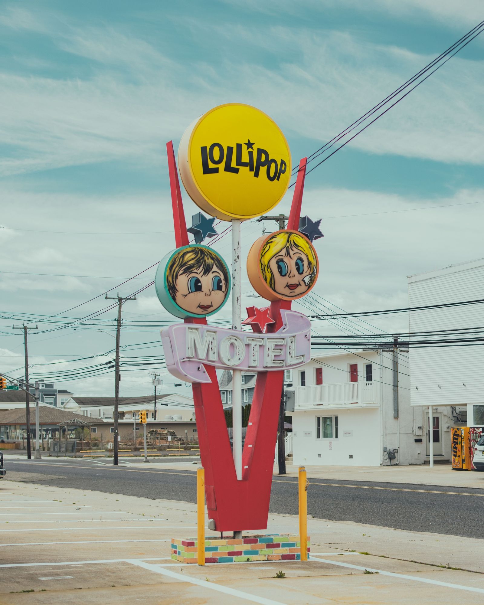 Lollipop Motel in Spring 01