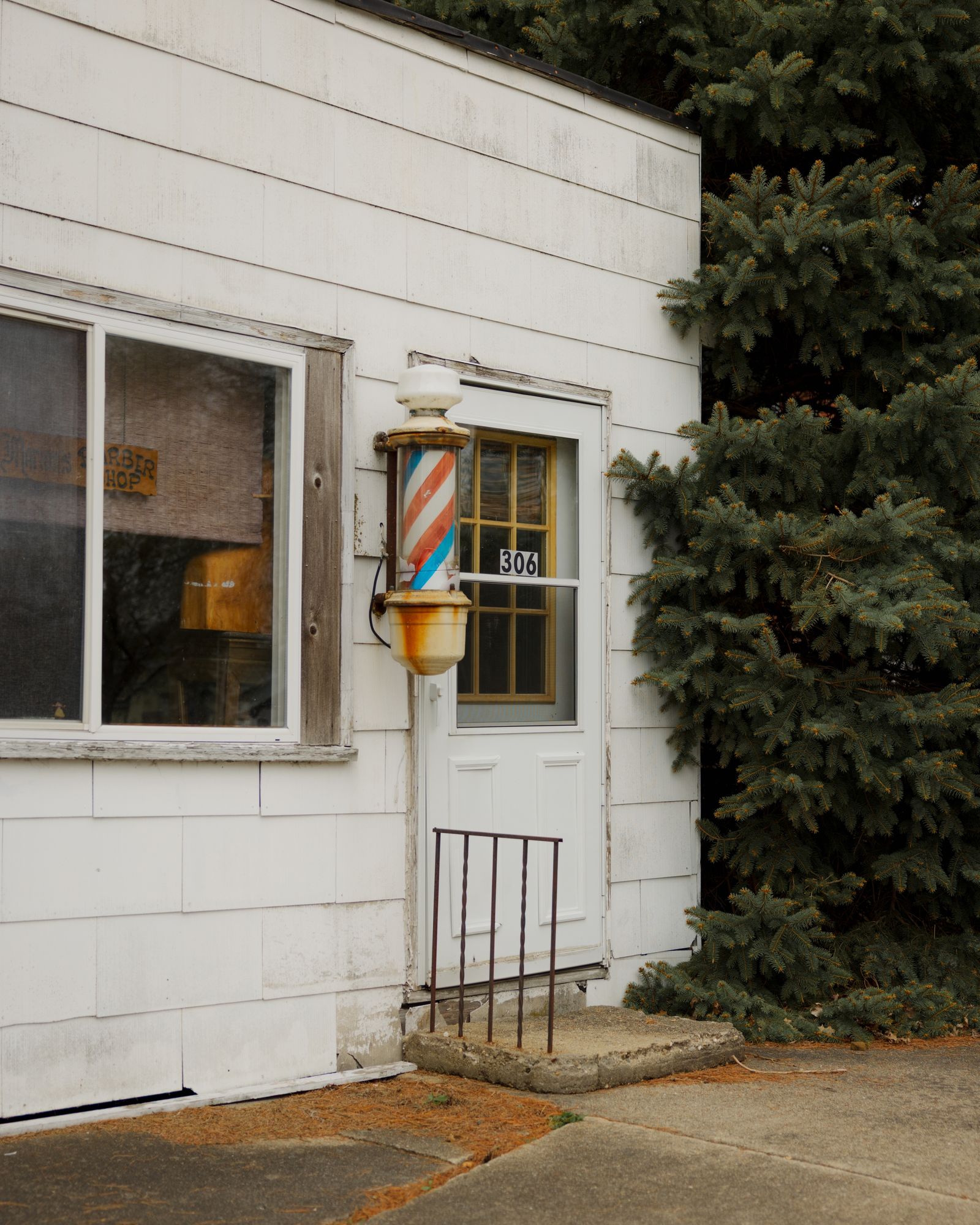 Lostant Barber Shop