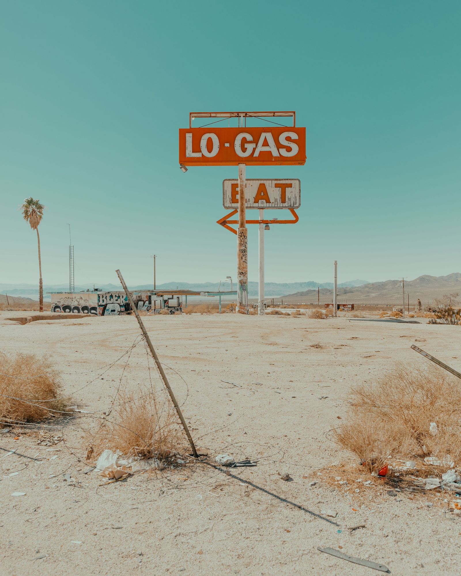 Lo Gas Station 01