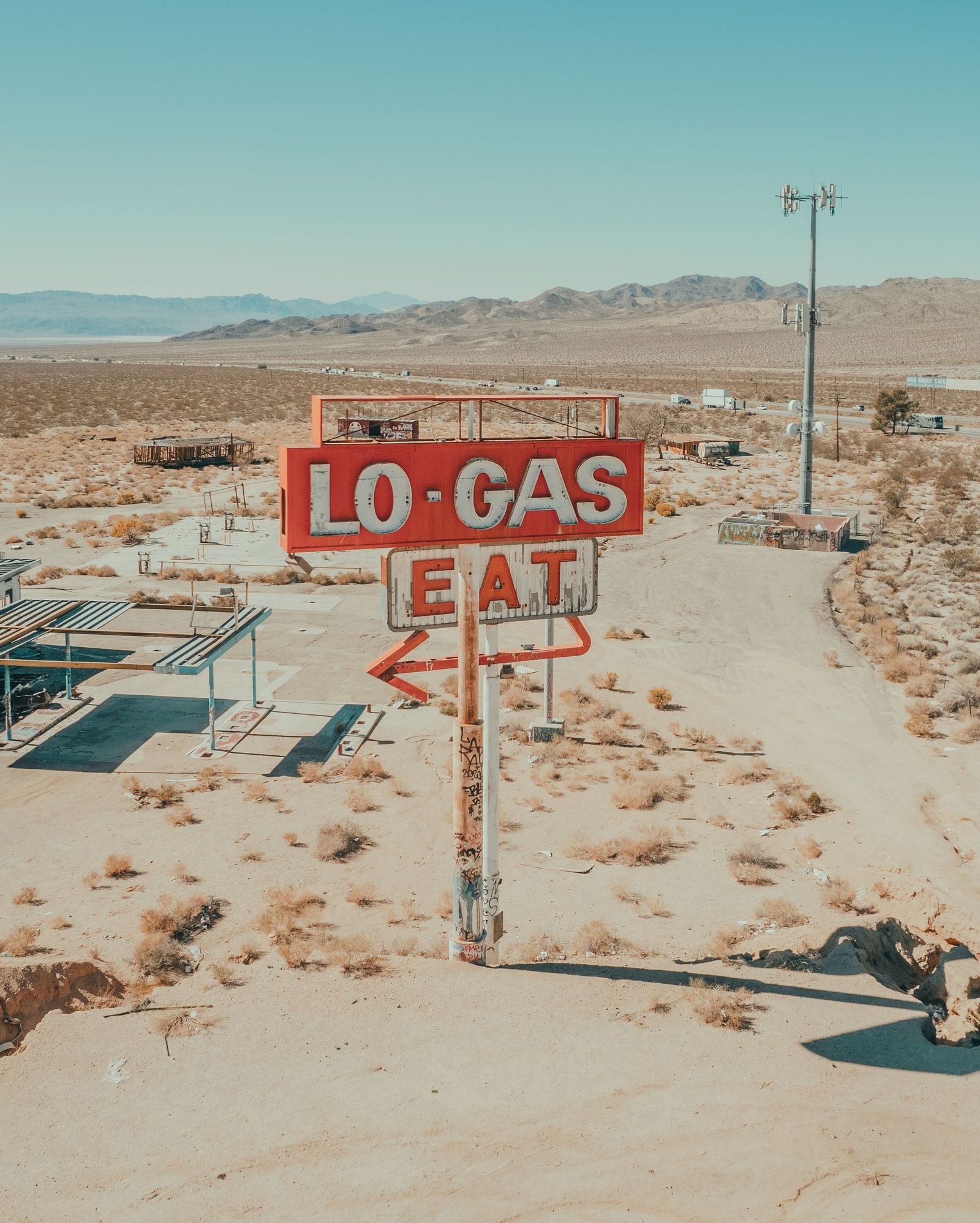 Lo Gas Station 03