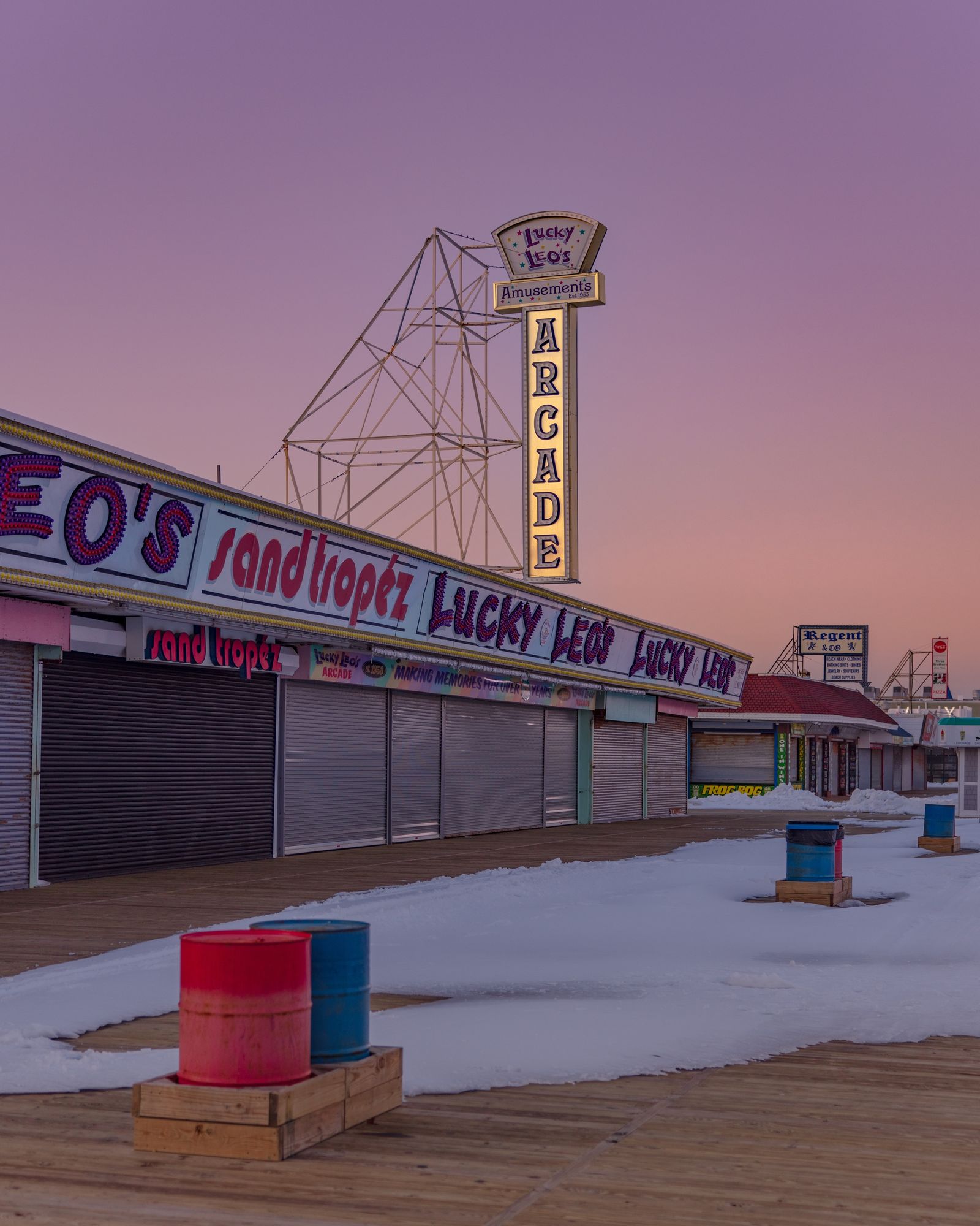 Lucky Leo's Sunset 01