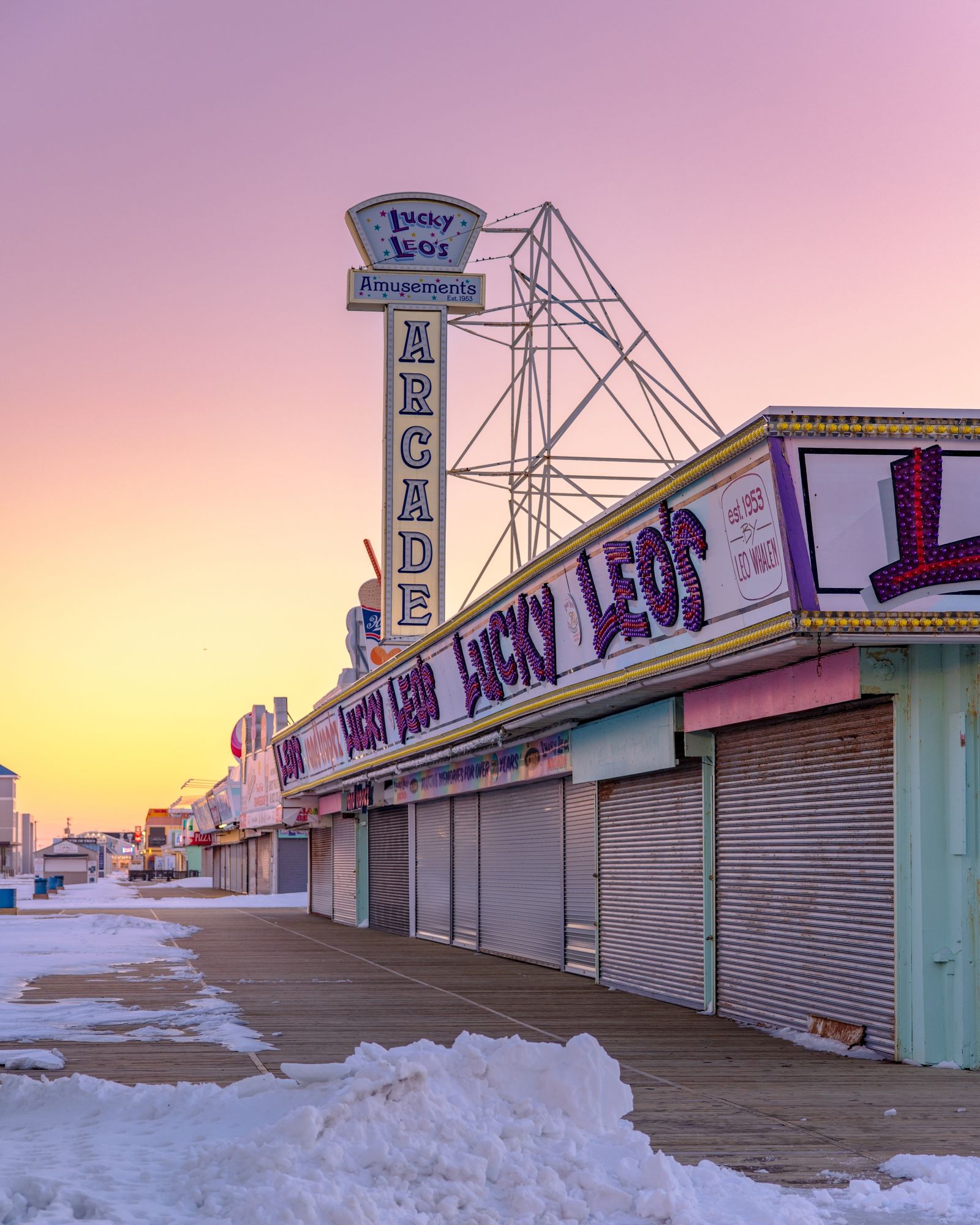 Lucky Leo's Sunset 02
