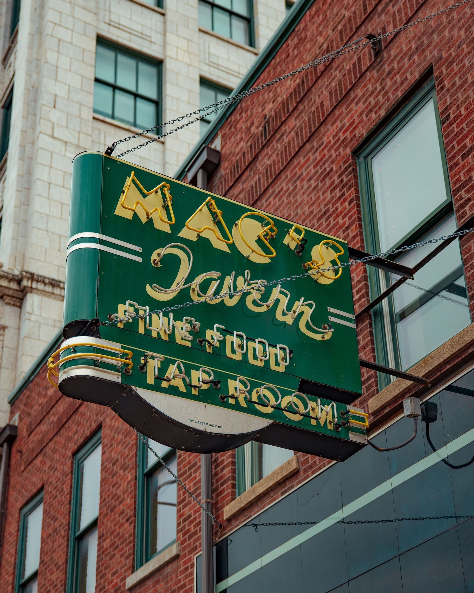 Mac's Tavern 01