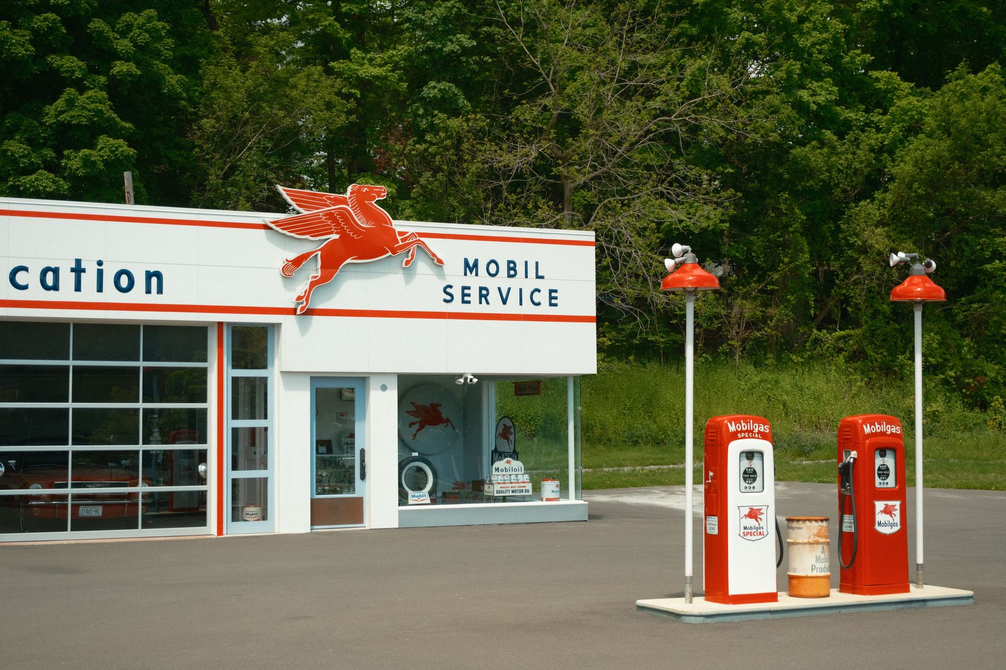 Mobil Service Station, Millerton