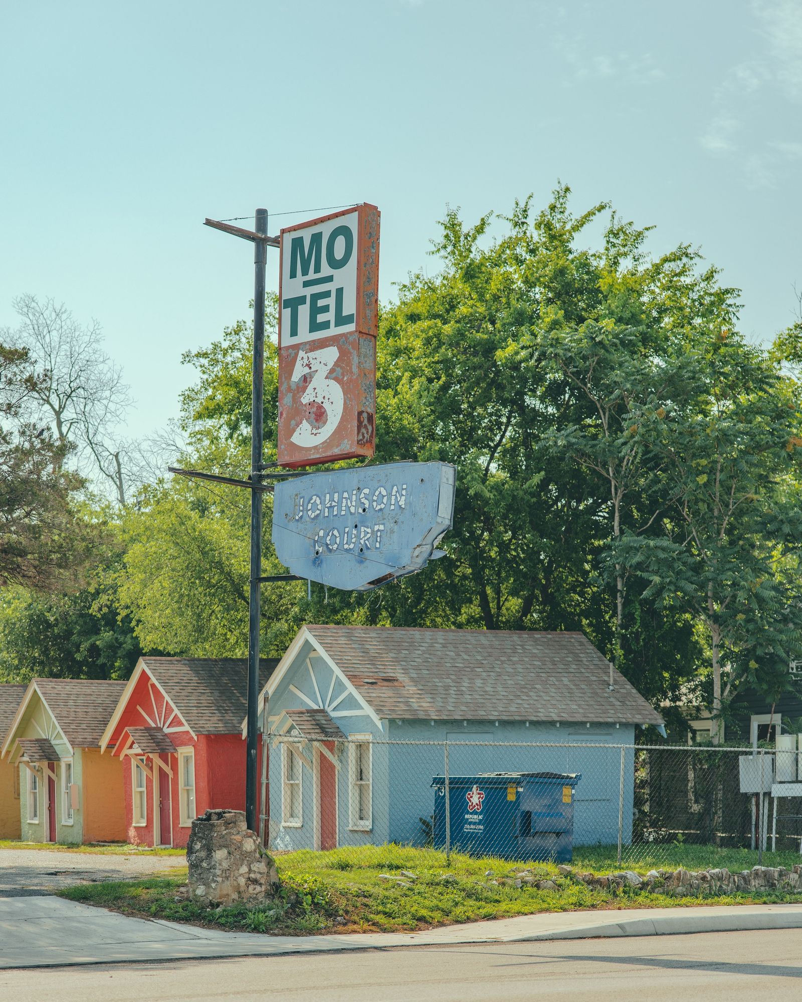 Motel 3 Johnson Court