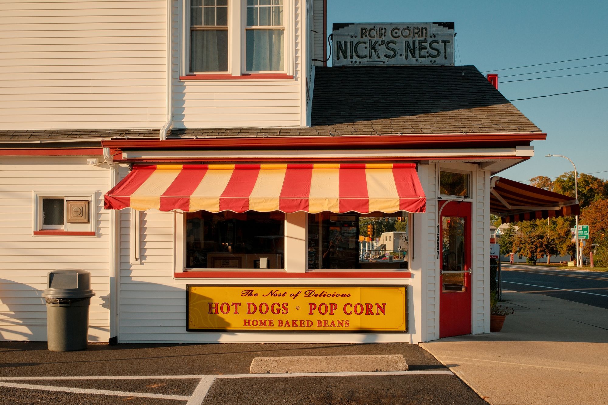 Nick's Nest, Holyoke