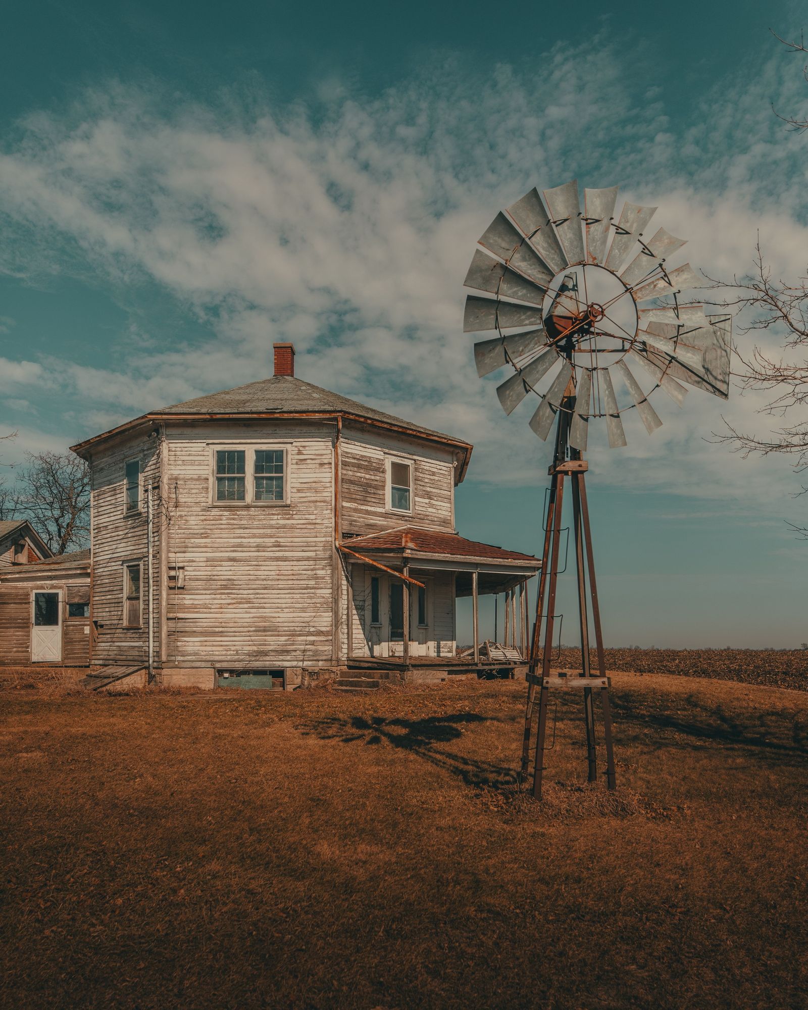 Octagon Farm House 01